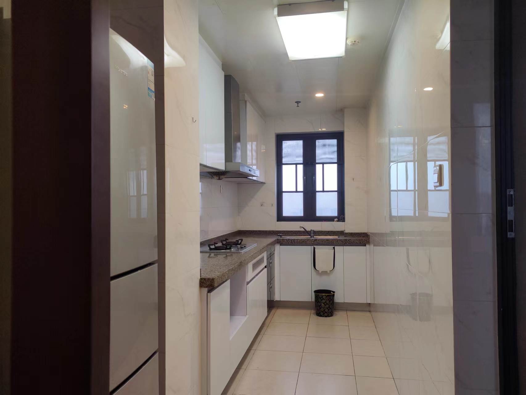 恒大翡翠华庭  3室2厅2卫   59.80万 恒大翡翠华庭  3室2厅2卫   59.80万客厅