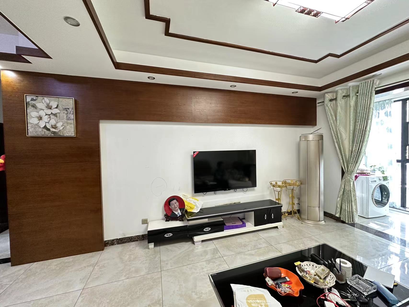 龙腾国际  3室2厅2卫    92.8万 龙腾国际  3室2厅2卫    92.8万室内图