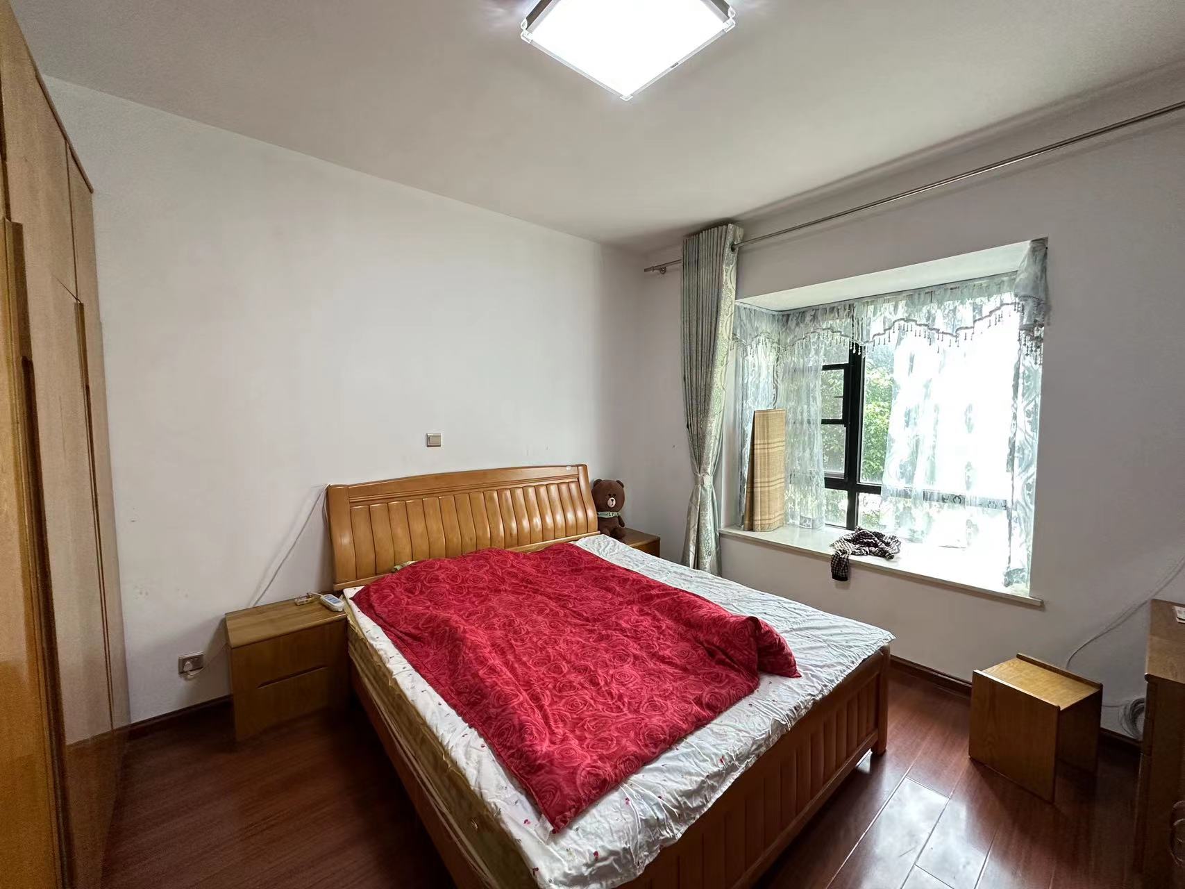 龙腾国际  3室2厅2卫    92.8万 龙腾国际  3室2厅2卫    92.8万室内图