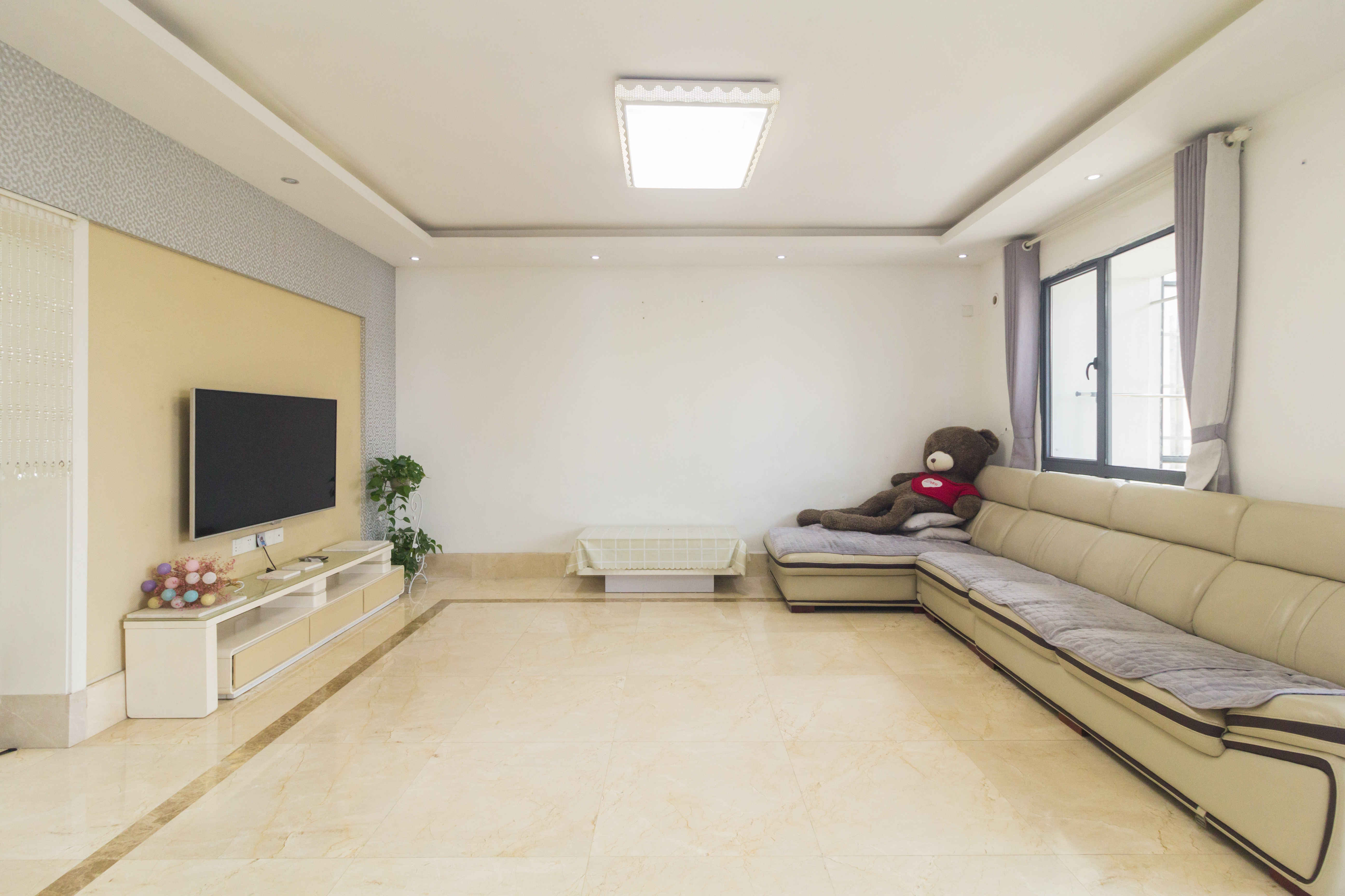 中国铁建国际城一期  4室2厅1卫    90.0万 中国铁建国际城一期  4室2厅1卫    90.0万