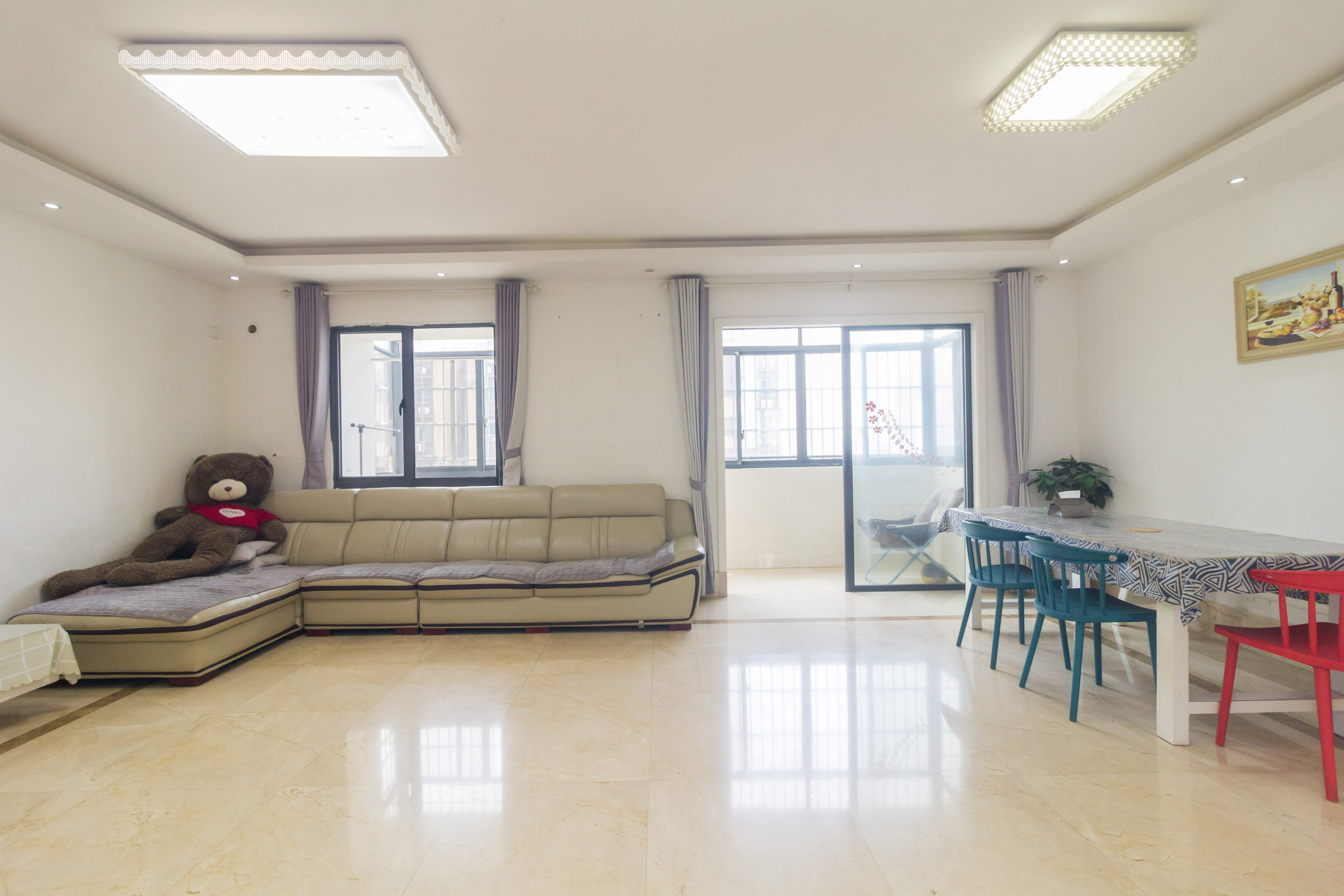 中国铁建国际城一期  4室2厅1卫   90.00万 中国铁建国际城一期  4室2厅1卫   90.00万客厅