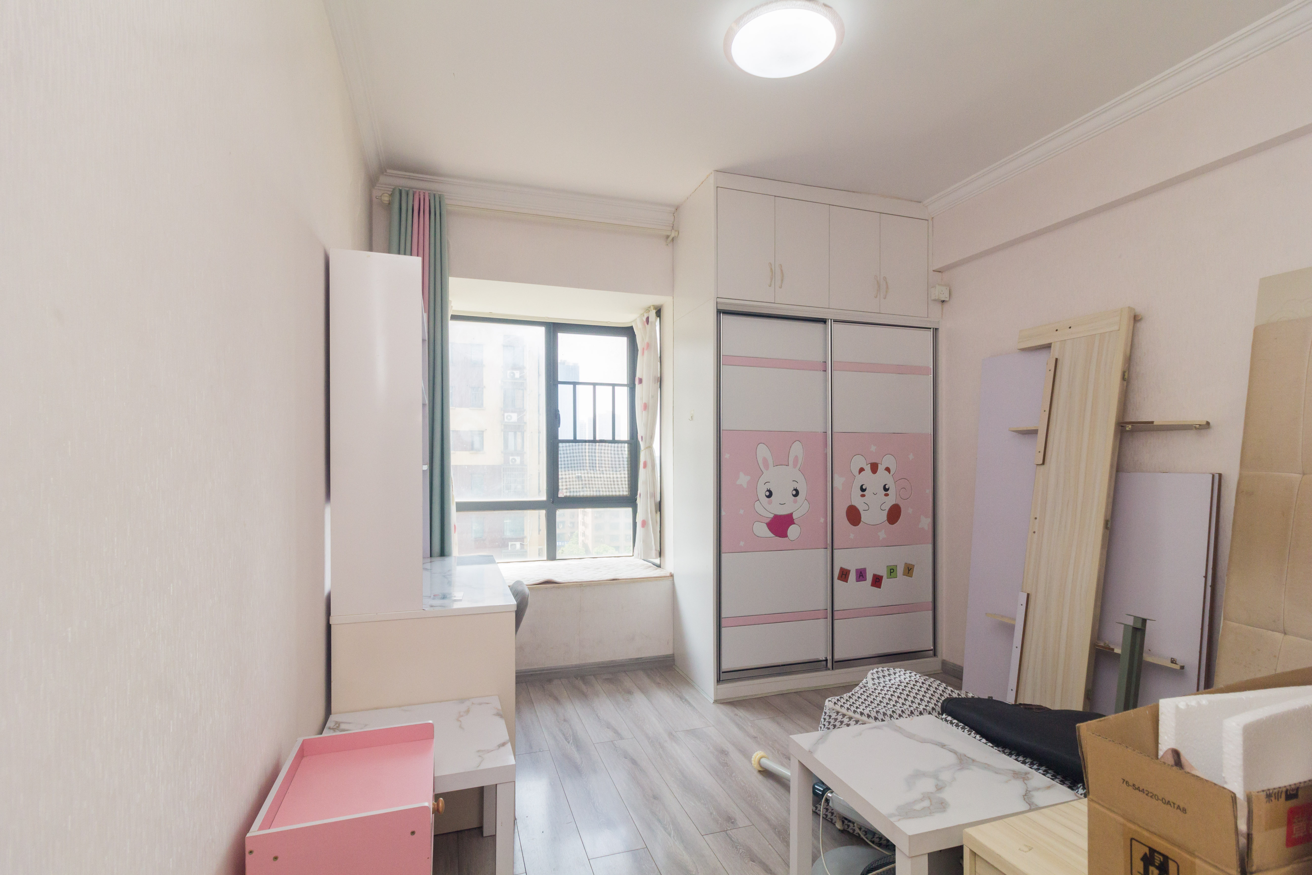 中国铁建国际城一期  4室2厅1卫   90.00万 中国铁建国际城一期  4室2厅1卫   90.00万卧室