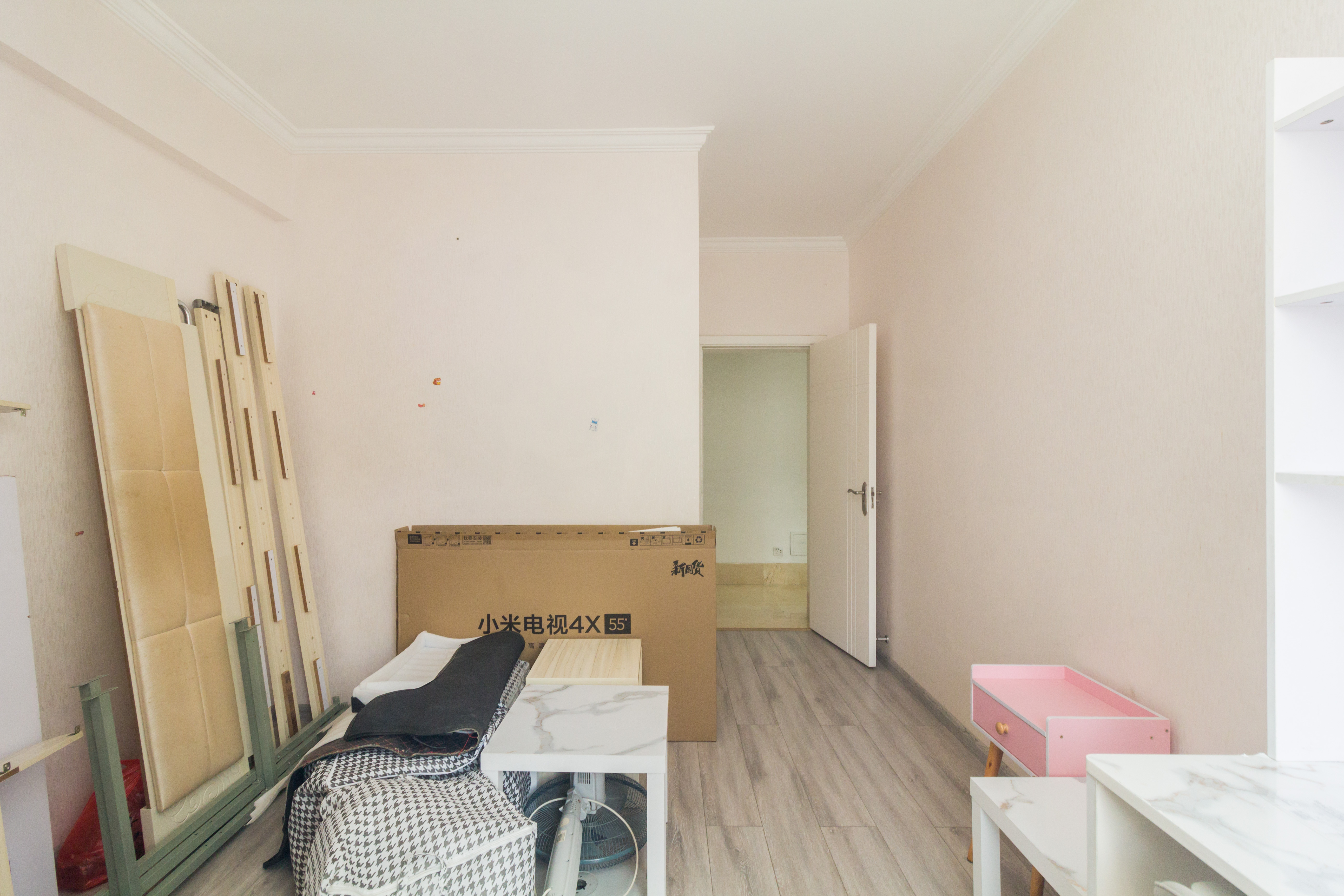 中国铁建国际城一期  4室2厅1卫   90.00万 中国铁建国际城一期  4室2厅1卫   90.00万卧室