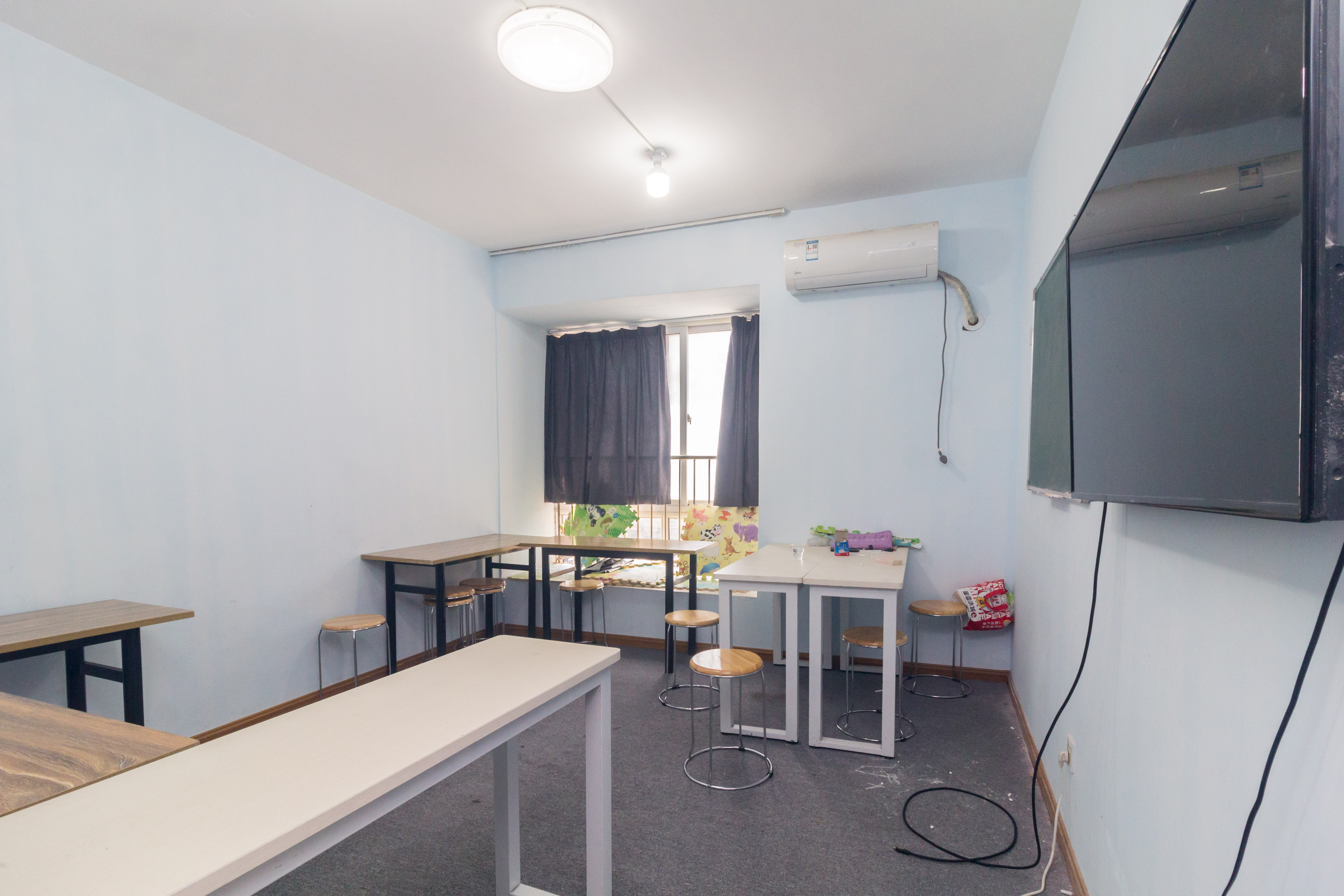 爵士湘 4室2厅2卫 90.00万 爵士湘 4室2厅2卫 90.00万卧室