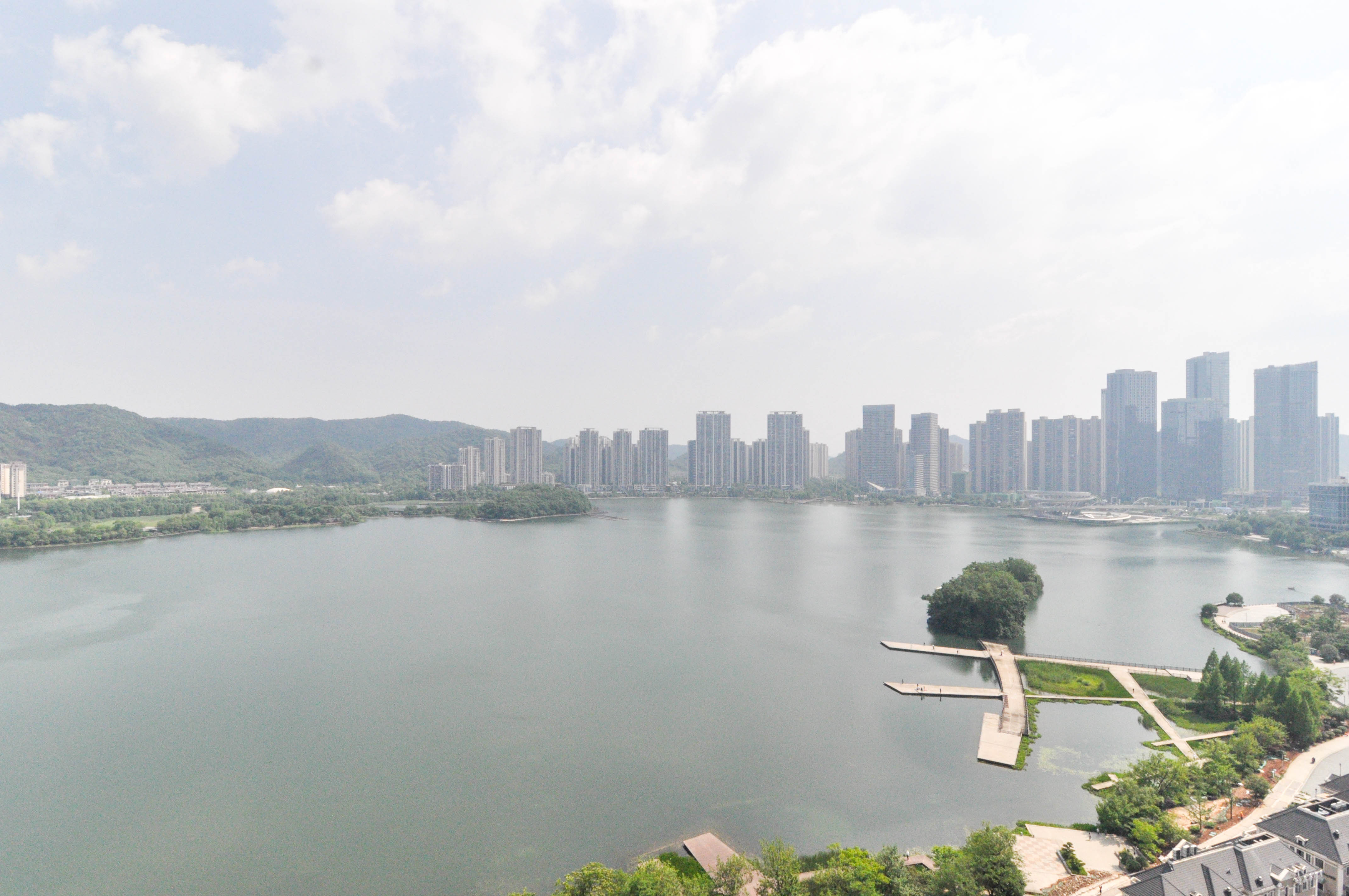 天祥水晶湾  4室2厅2卫   278.00万其他
