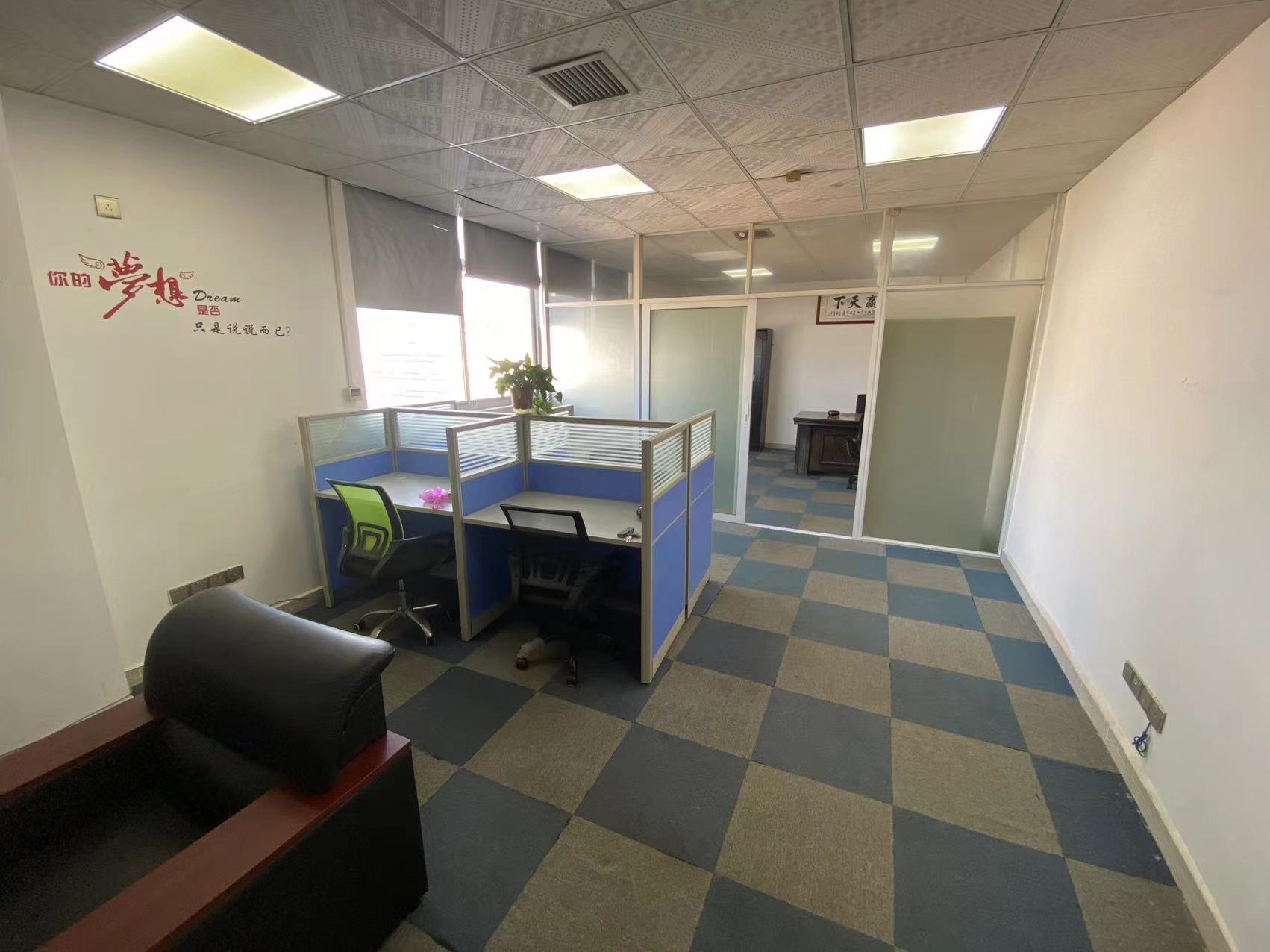 崇业商业广场 1室1厅1卫 1900.00元/月 崇业商业广场 1室1厅1卫 1900.00元/月室内图