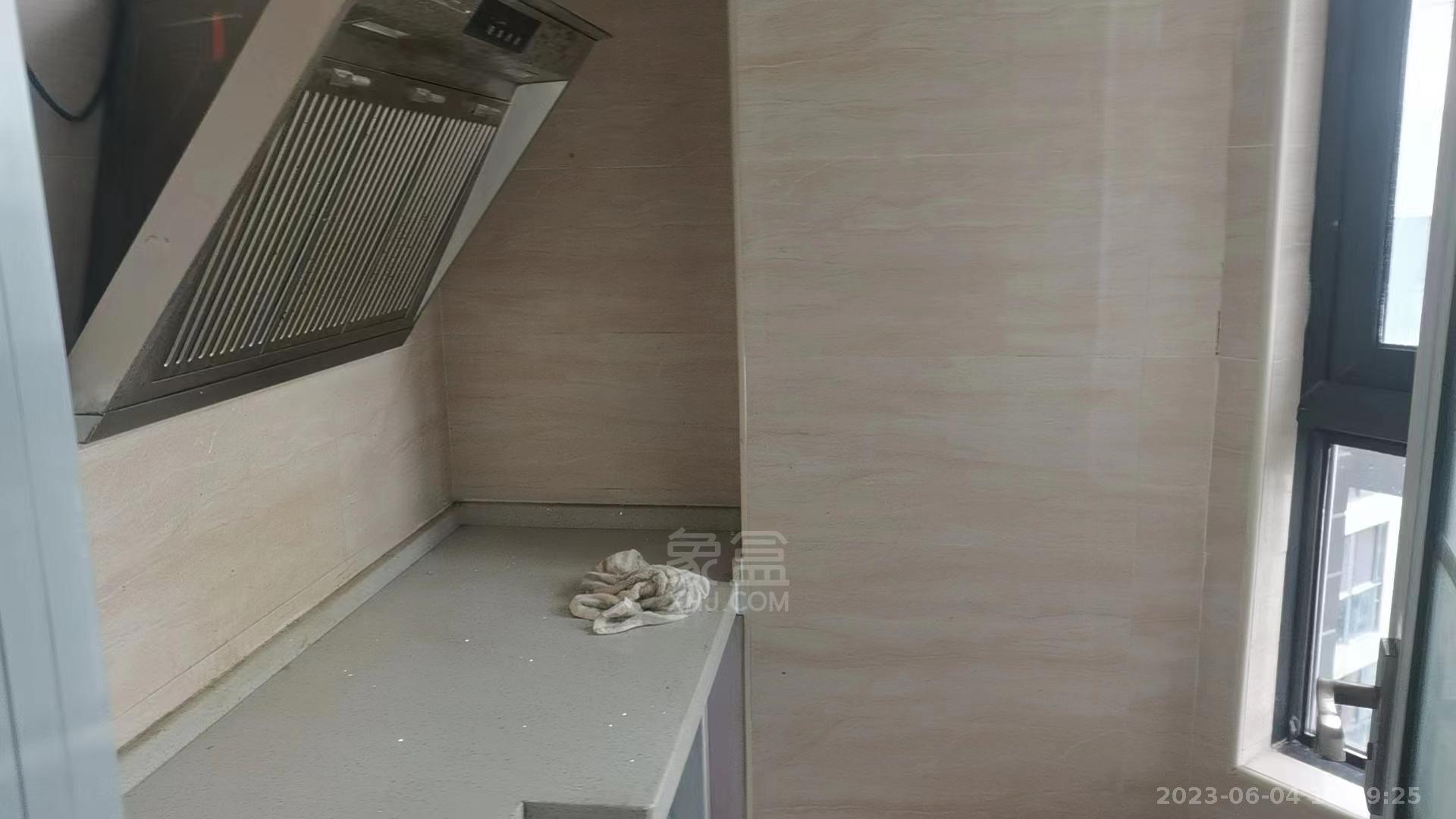 印象华都  1室1厅1卫   900.00元/月室内图