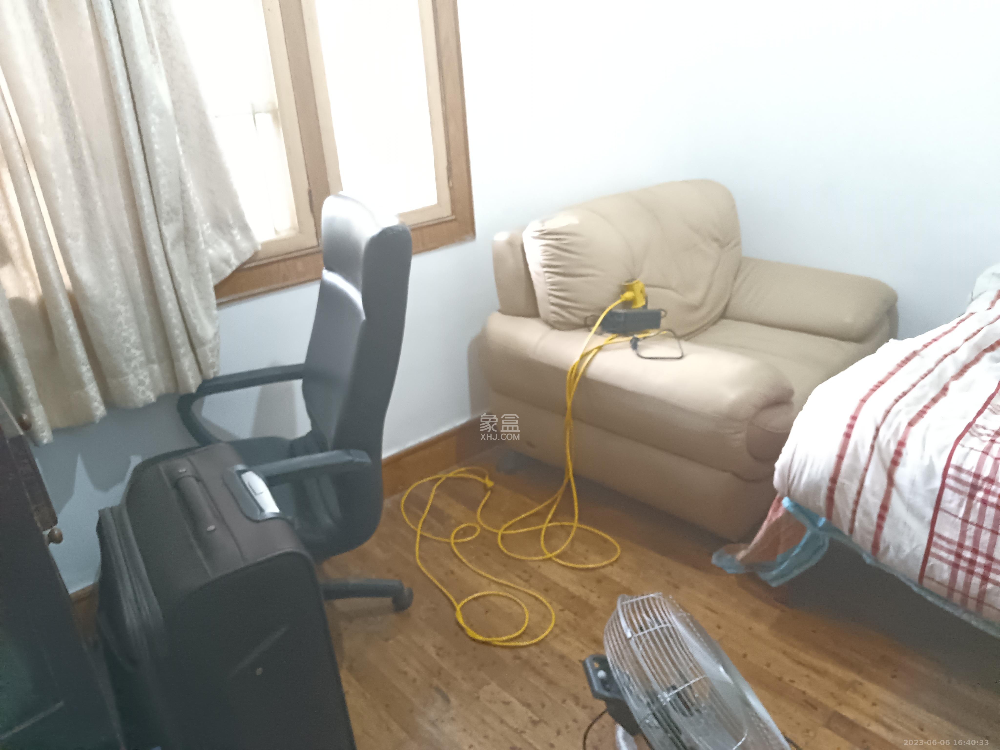 湘农桥社区  3室1厅1卫   1700.00元/月室内图