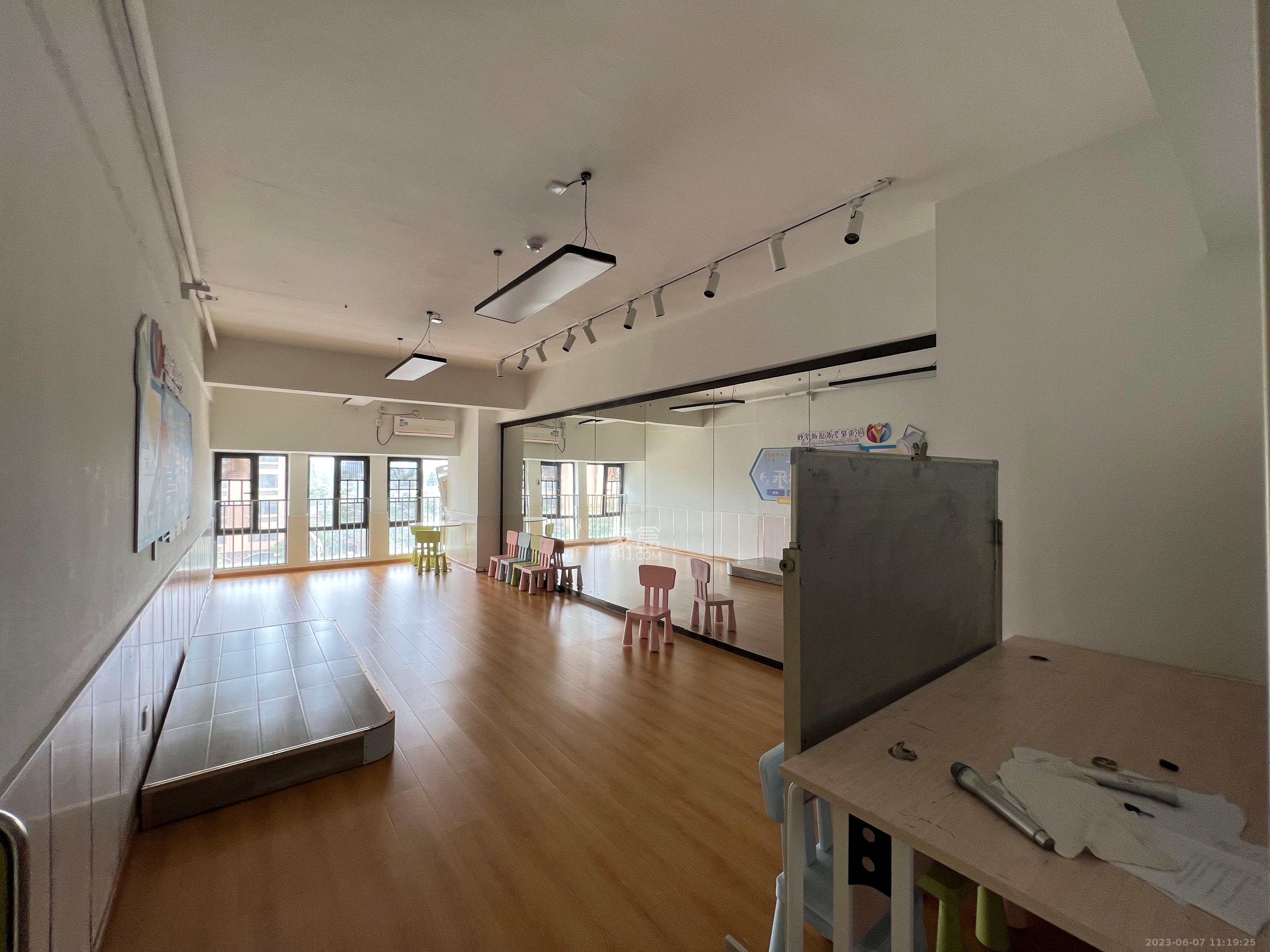 中建芙蓉嘉苑  3室2厅1卫   1200.00元/月室内图