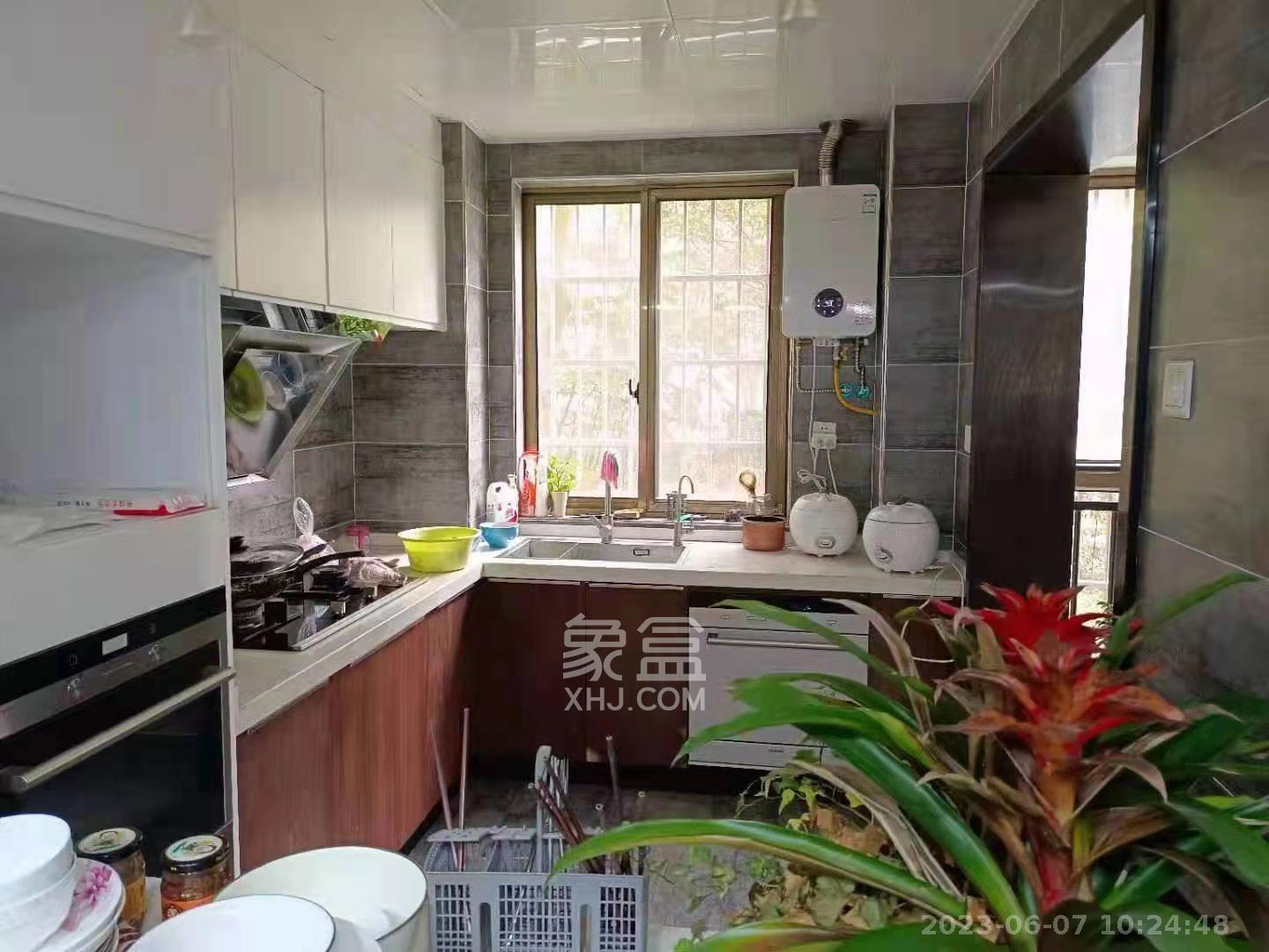 中天瑞景  5室2厅1卫   4200.00元/月室内图
