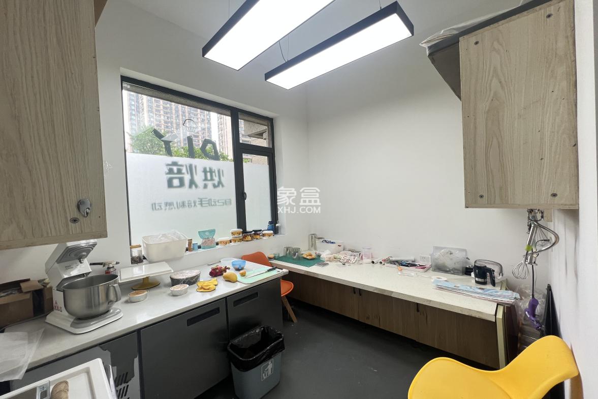 恒大华府 4室2厅1卫 85.0万 恒大华府 4室2厅1卫 85.0万室内图