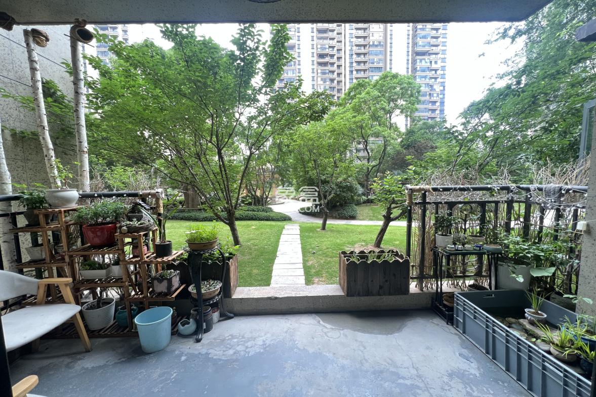 恒大华府 4室2厅1卫 85.0万 恒大华府 4室2厅1卫 85.0万室内图