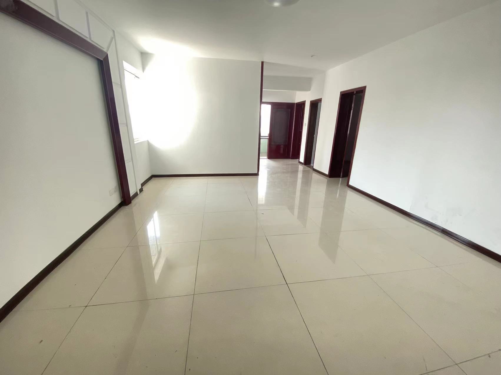 城南春天(金城大厦) 2室1厅1卫 33.8万 城南春天(金城大厦) 2室1厅1卫 33.8万室内图