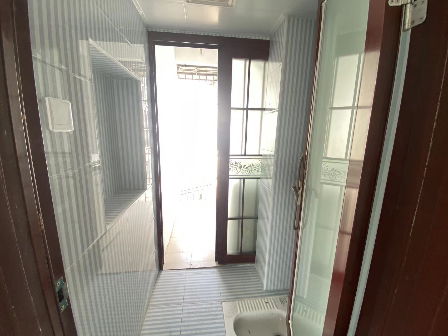 城南春天(金城大厦) 2室1厅1卫 33.8万 城南春天(金城大厦) 2室1厅1卫 33.8万室内图