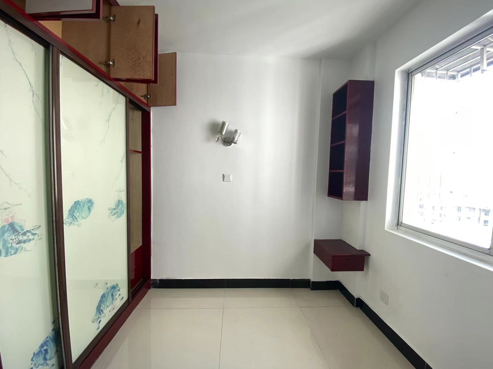 城南春天(金城大厦) 2室1厅1卫 33.8万 城南春天(金城大厦) 2室1厅1卫 33.8万室内图