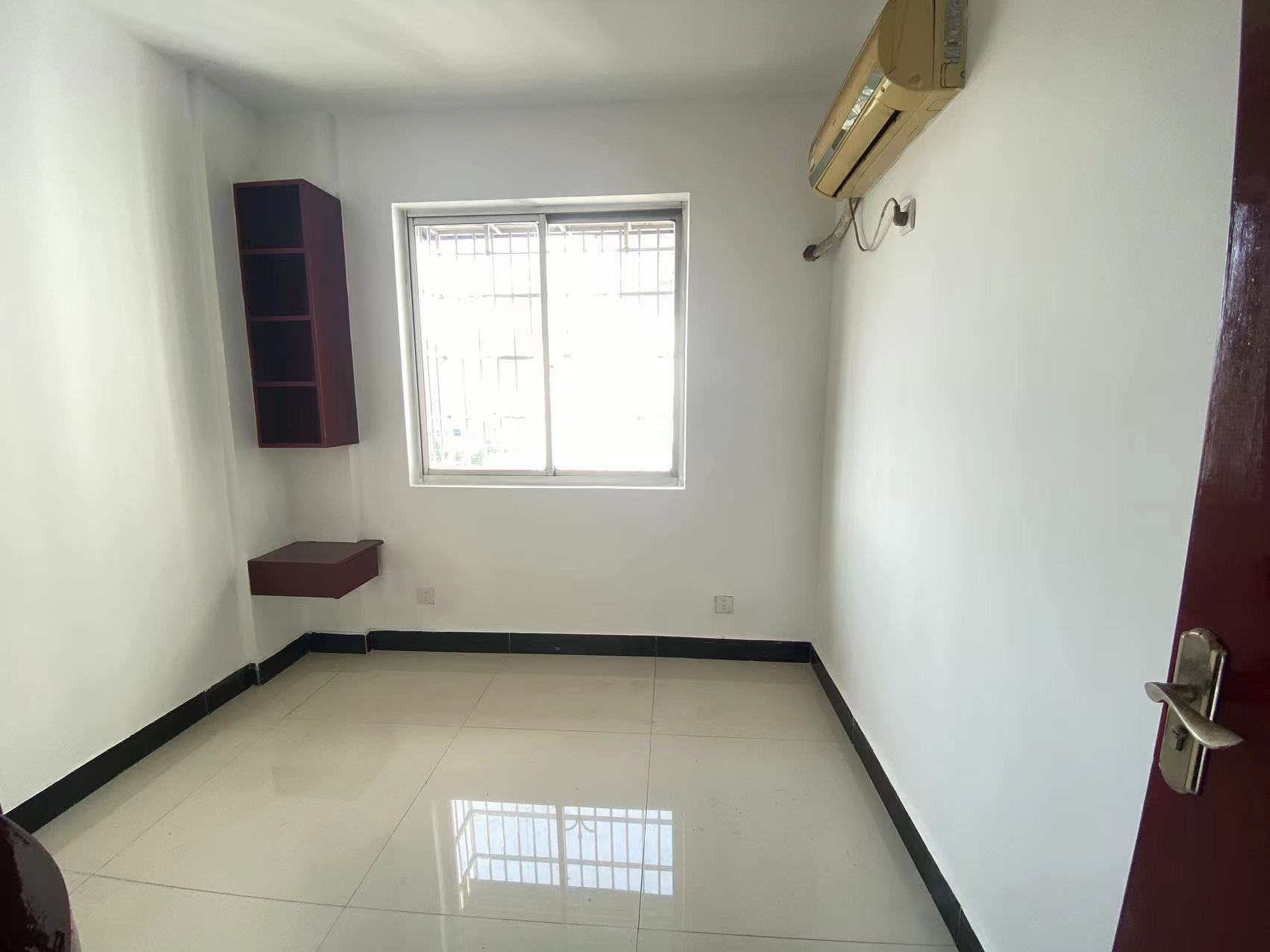 城南春天(金城大厦) 2室1厅1卫 33.8万 城南春天(金城大厦) 2室1厅1卫 33.8万室内图