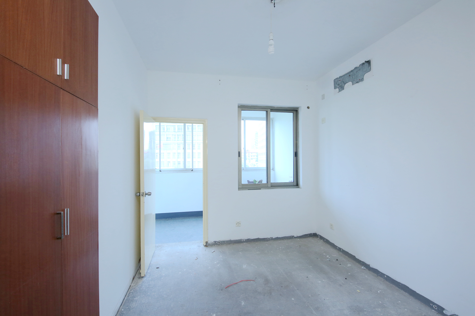 万顺家园  4室2厅2卫   156.00万卧室A