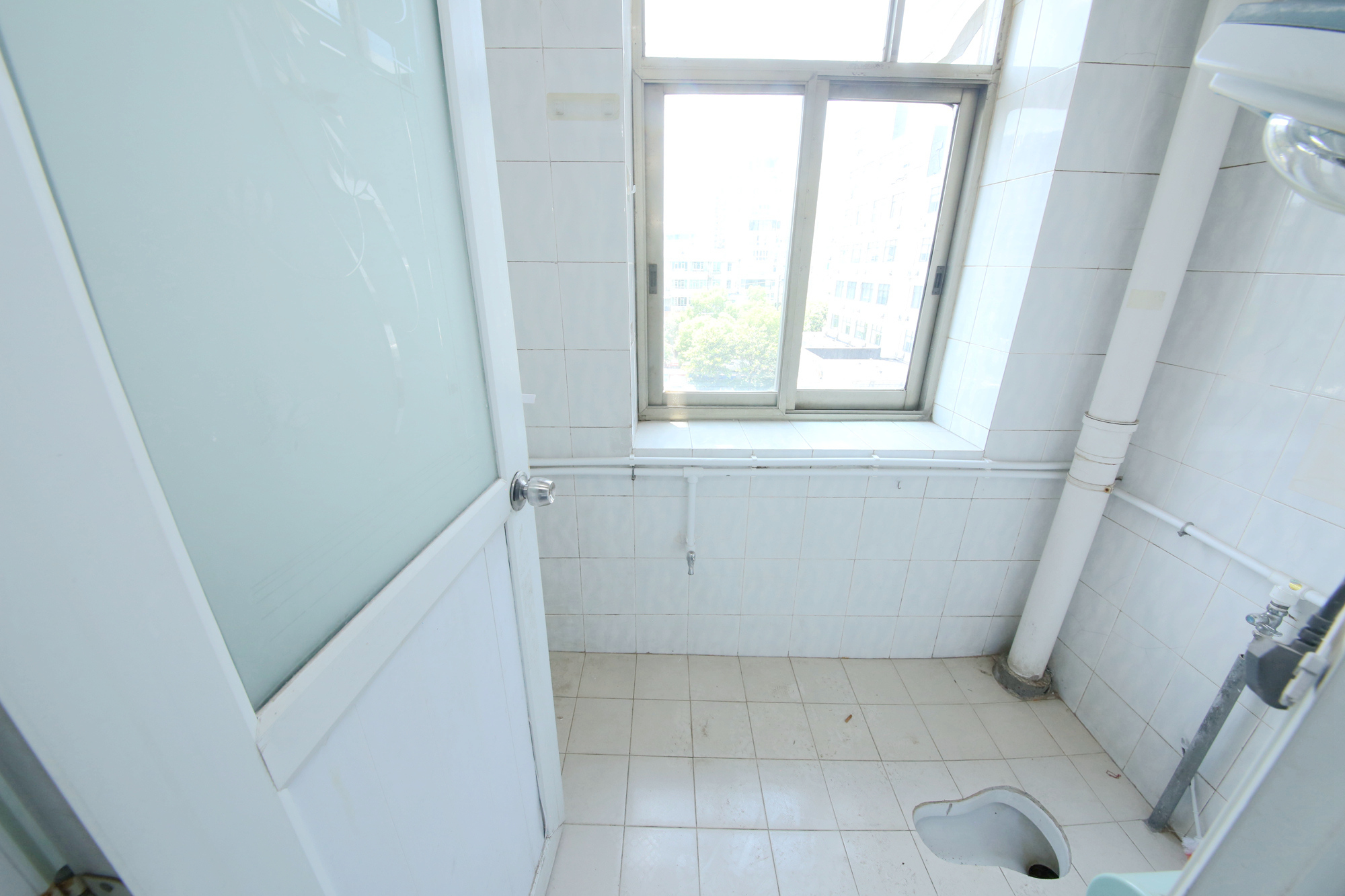 万顺家园  4室2厅2卫   156.00万主卫