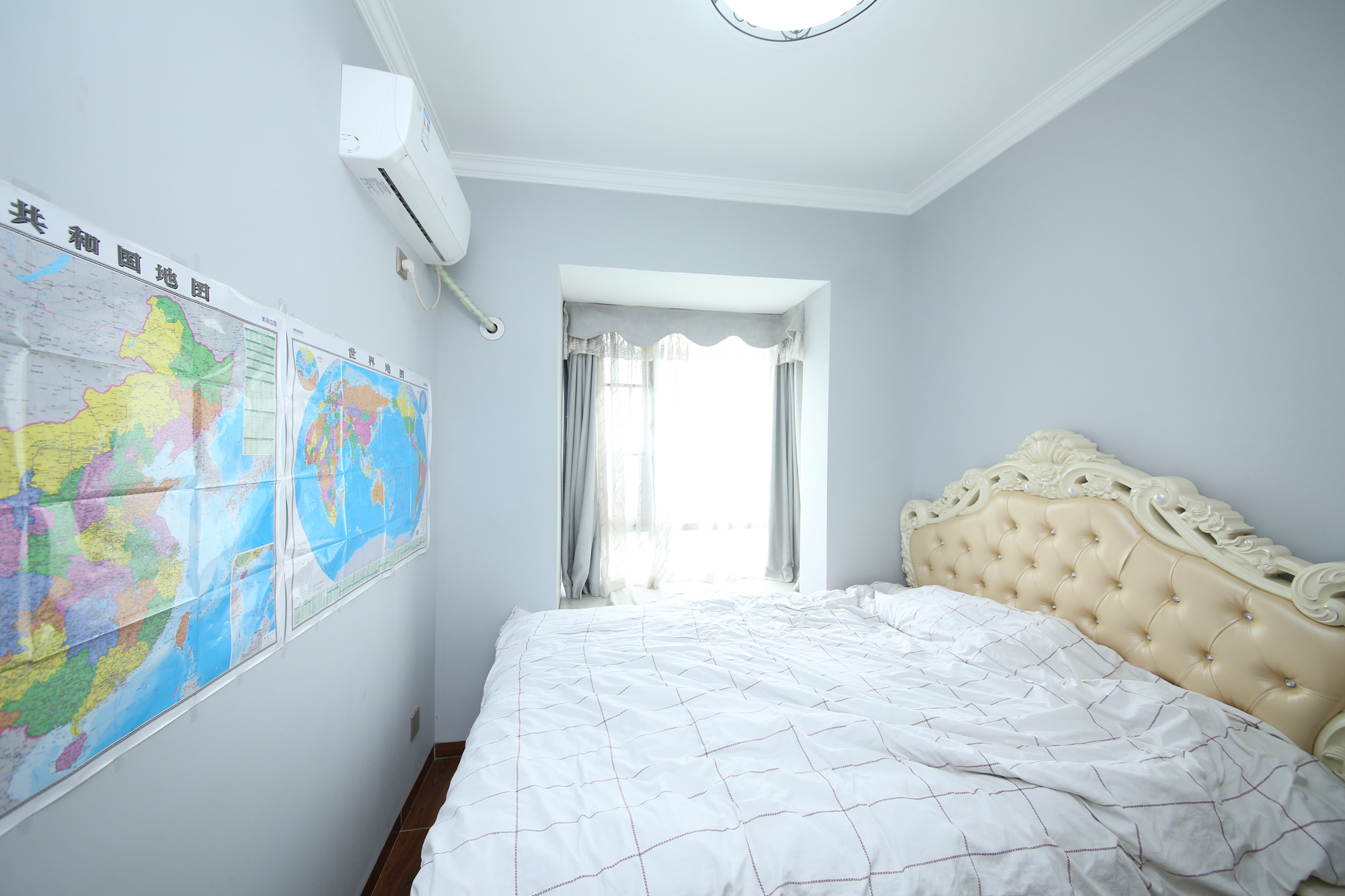 银港水晶城  4室2厅2卫    140.0万卧室