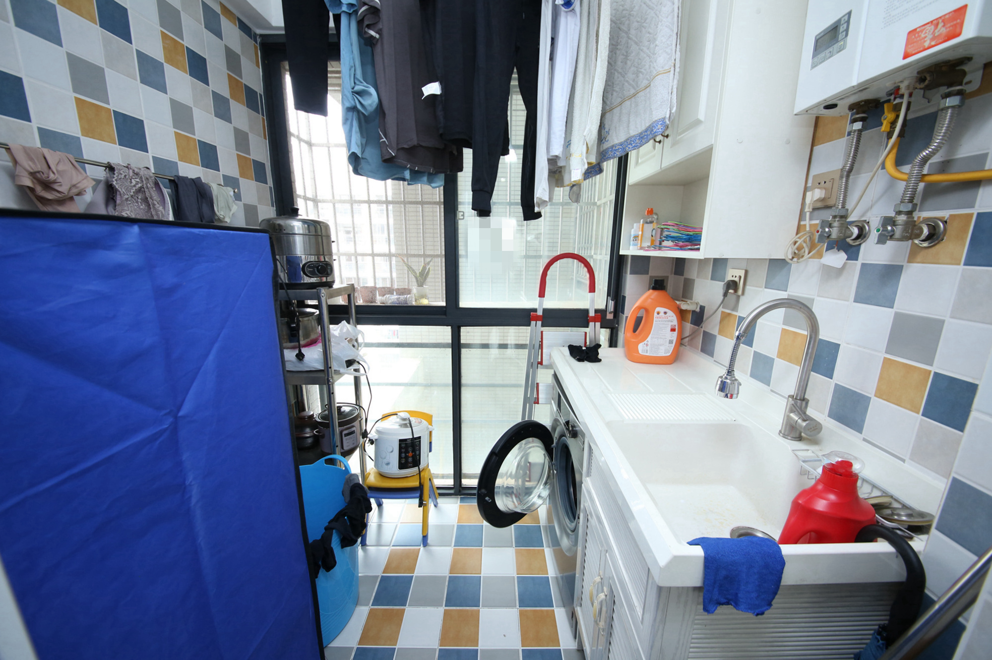 银港水晶城  4室2厅2卫    140.0万阳台