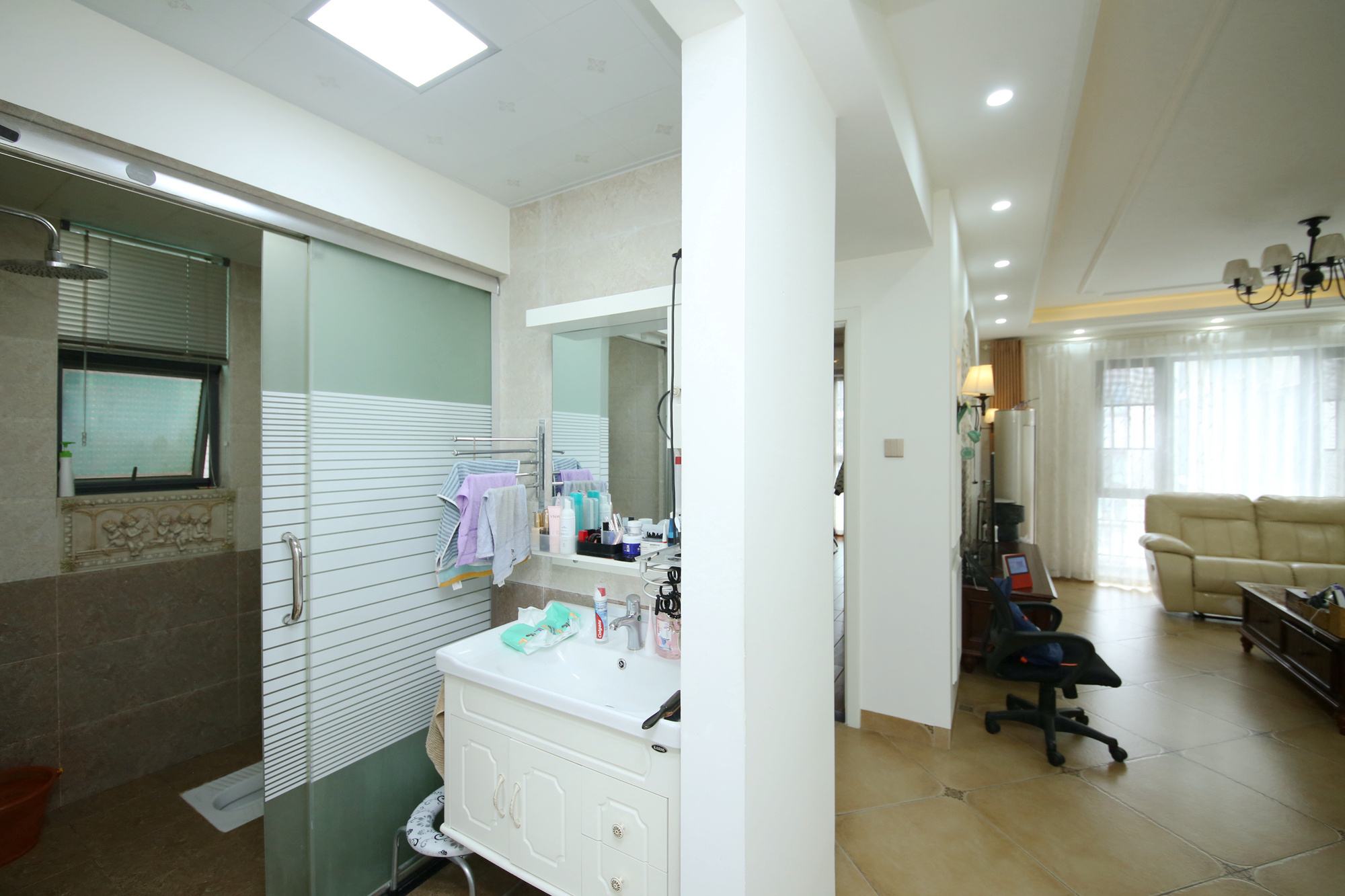 银港水晶城  4室2厅2卫    140.0万卫生间