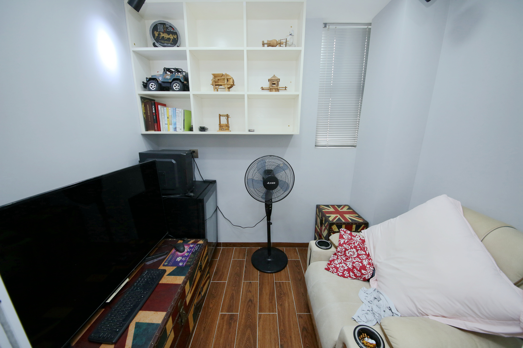 银港水晶城  4室2厅2卫    140.0万卧室