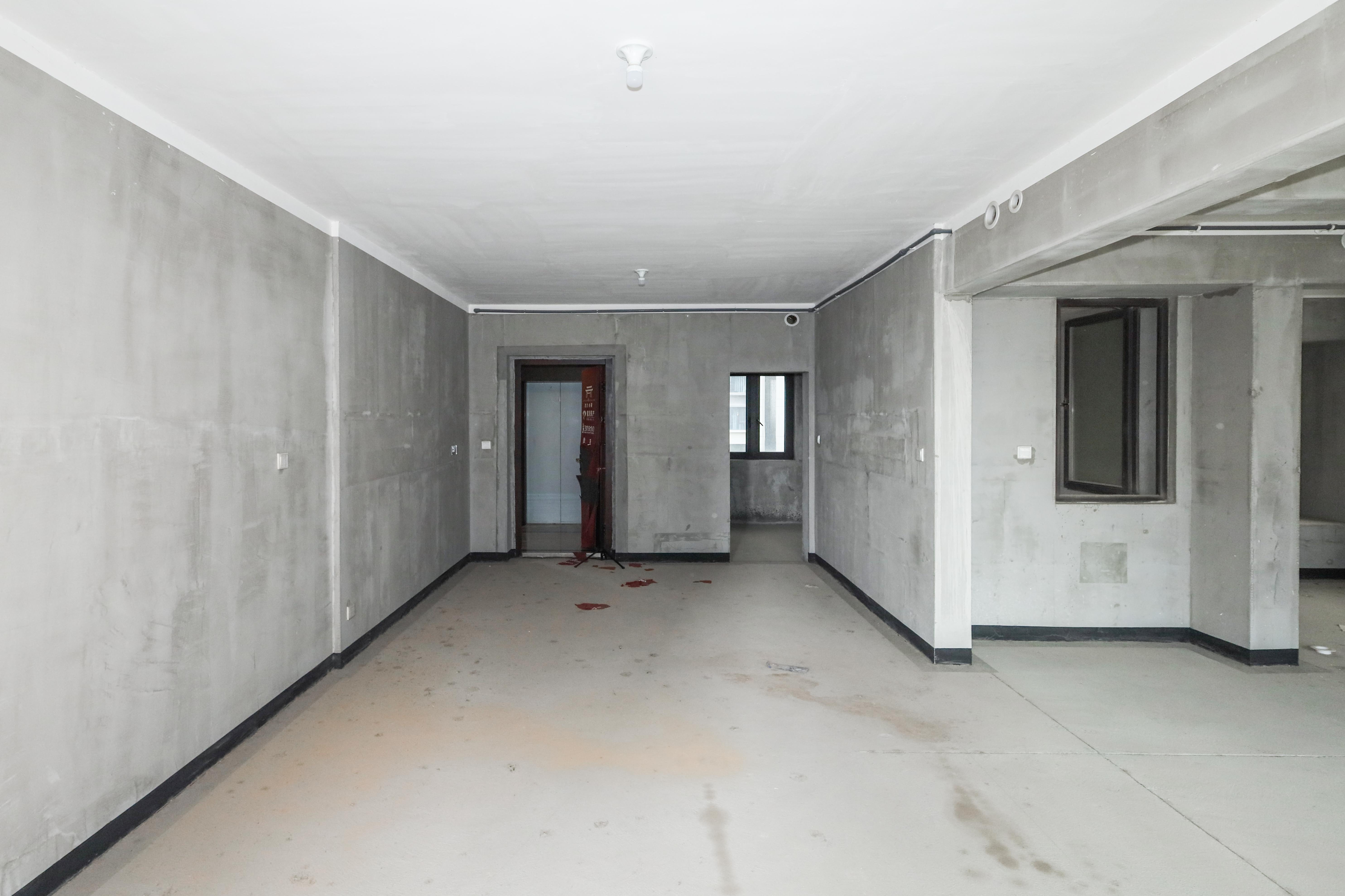 建发央著  3室2厅2卫   162.00万
