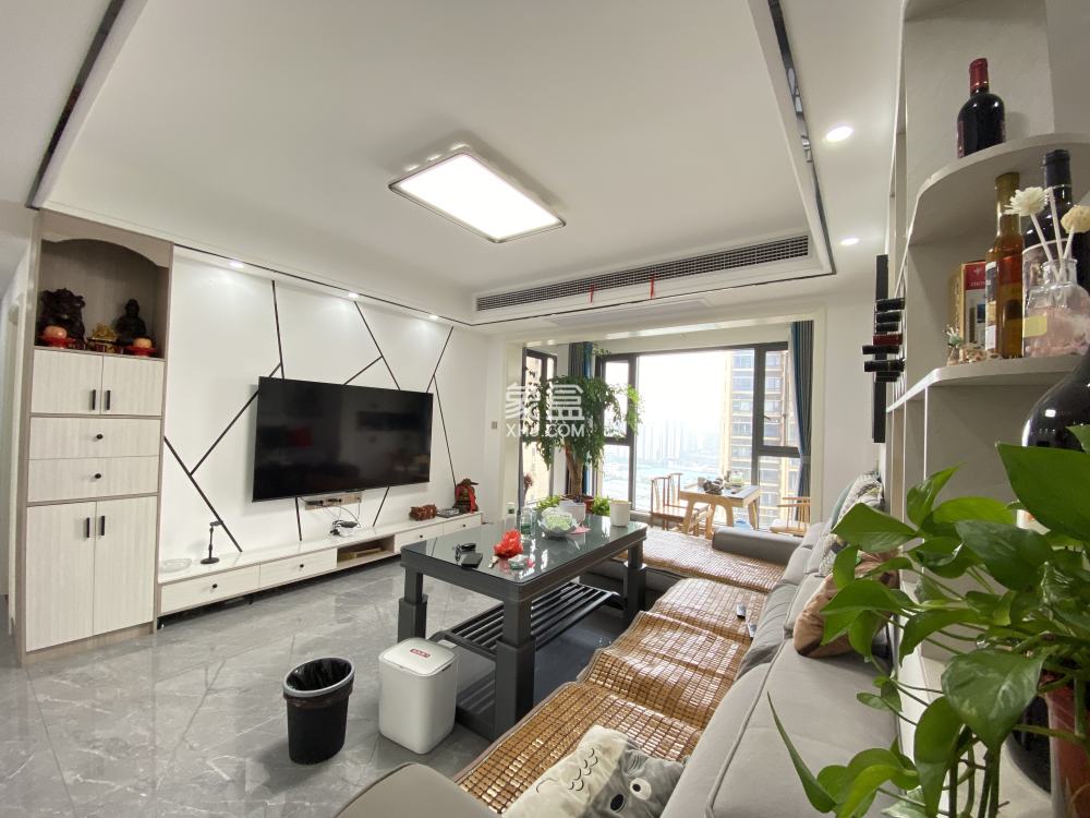 经世龙城  4室2厅2卫    104.0万