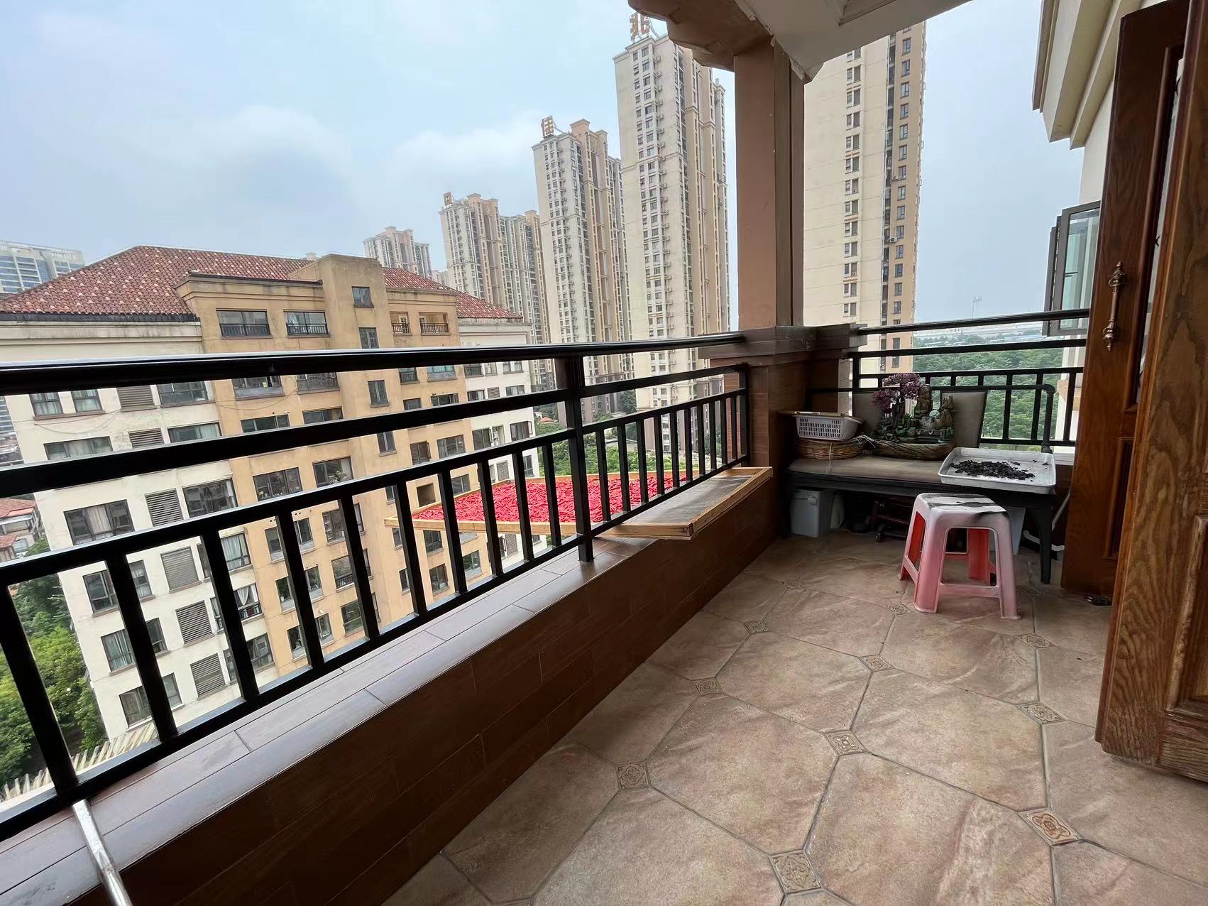 佳兆业金域天下一期 5室2厅3卫 193.0万 佳兆业金域天下一期 5室2厅3卫 193.0万室内图