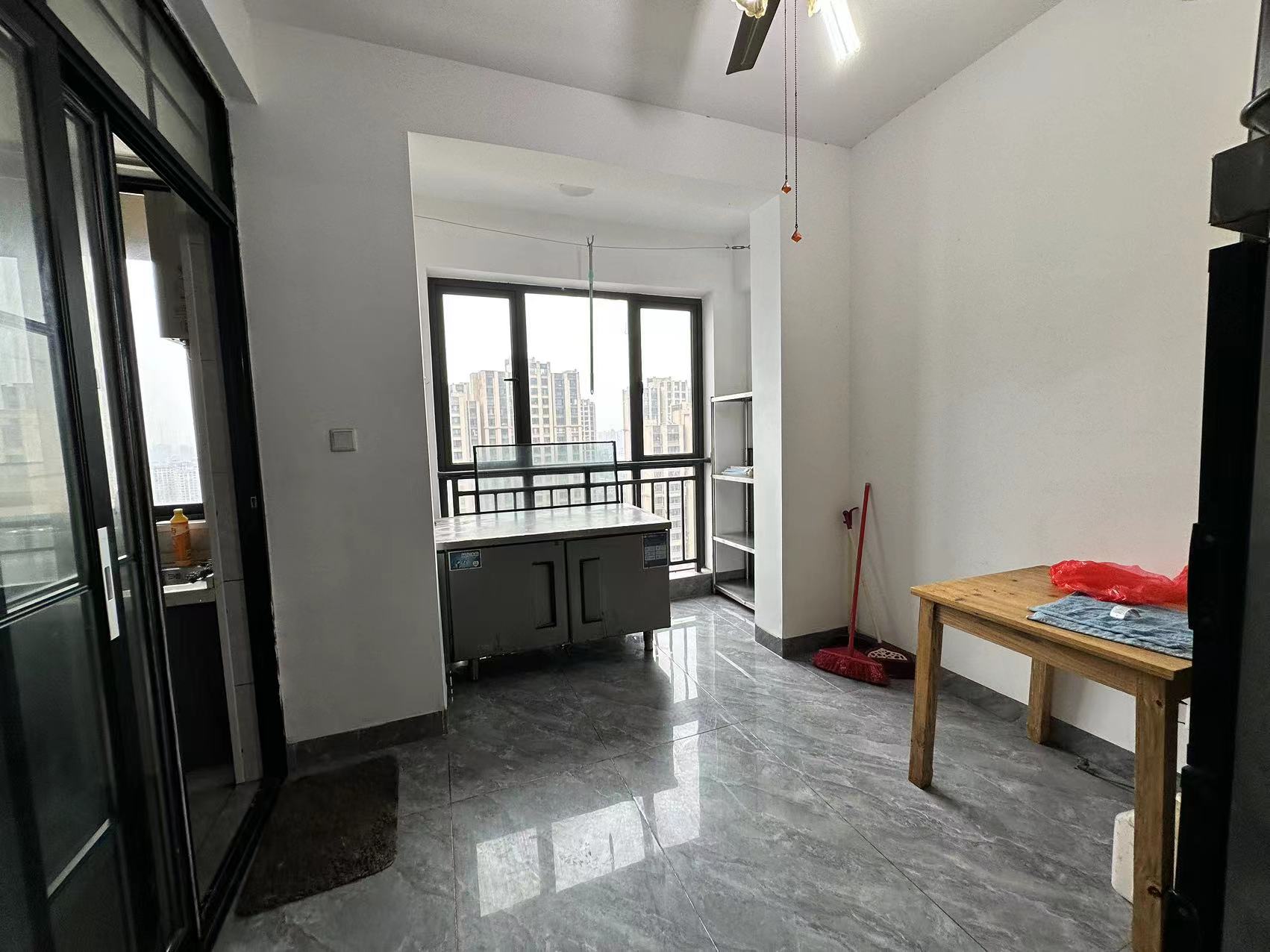 中泰财富湘江 4室2厅1卫 95.0万 中泰财富湘江 4室2厅1卫 95.0万室内图