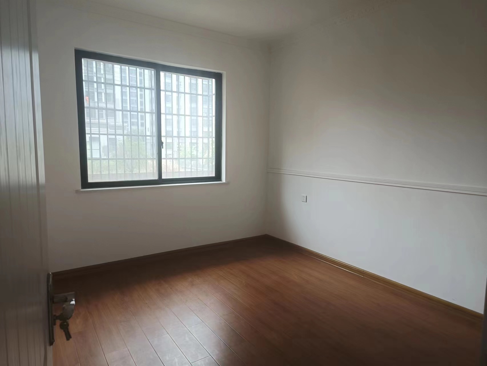 华雅花园  3室2厅1卫   52.80万 华雅花园  3室2厅1卫   52.80万客厅