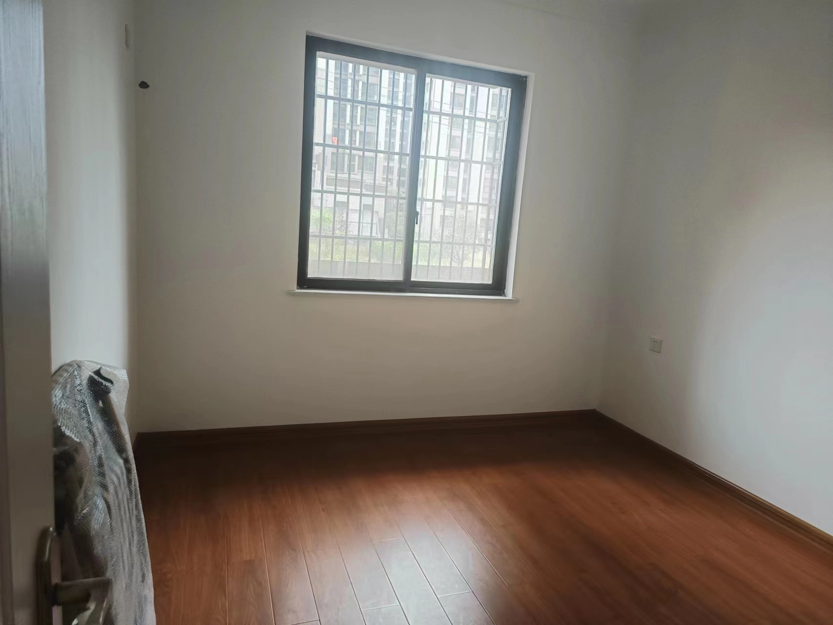 华雅花园  3室2厅1卫   52.80万 华雅花园  3室2厅1卫   52.80万客厅