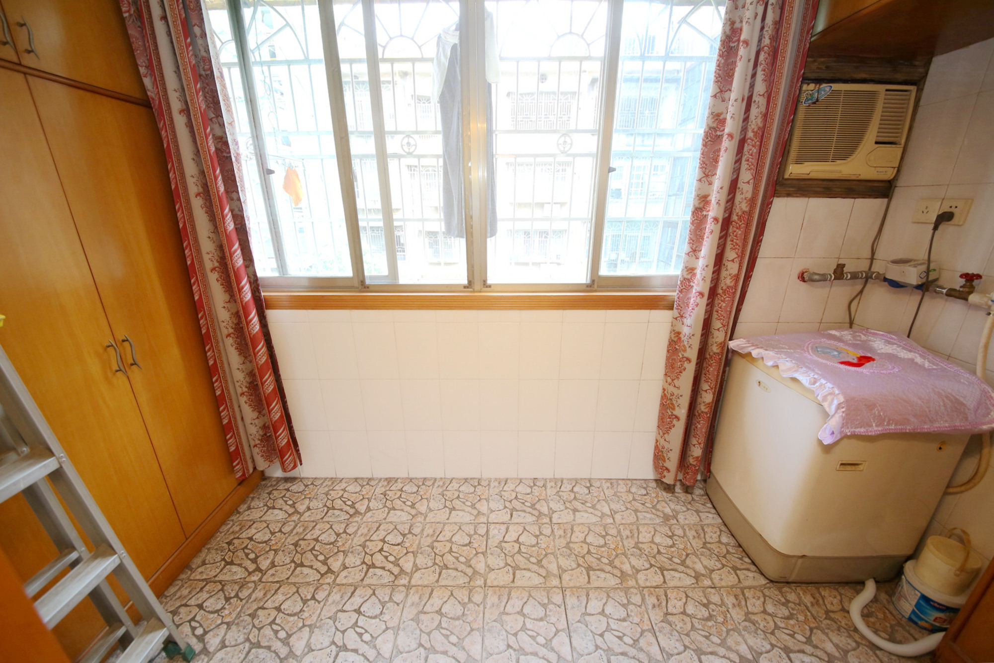 向韶村  3室2厅1卫    78.0万卧室