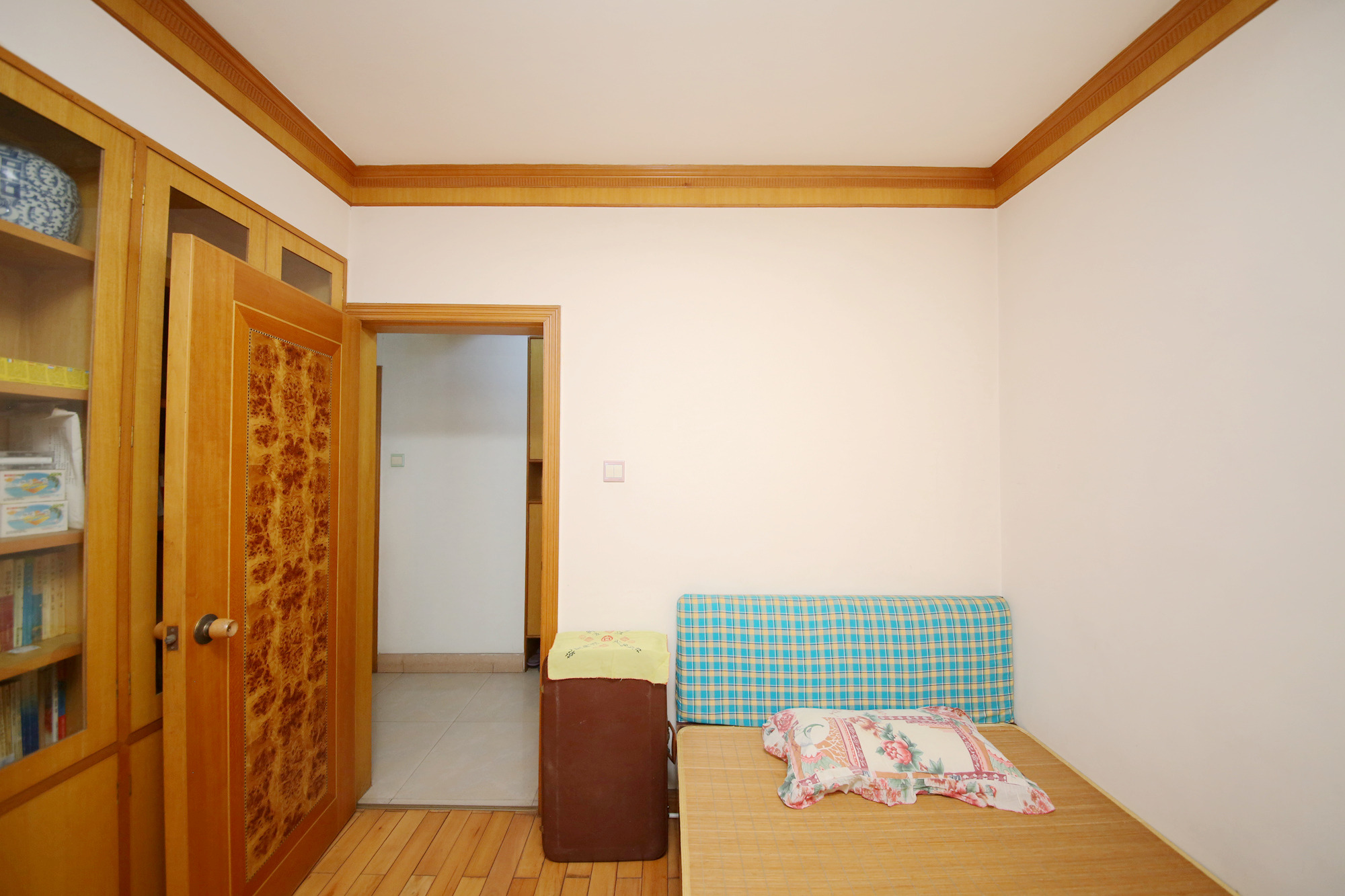 向韶村  3室2厅1卫    78.0万卧室