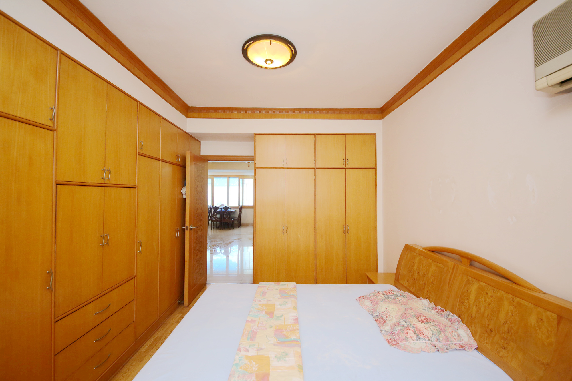 向韶村  3室2厅1卫    78.0万卧室