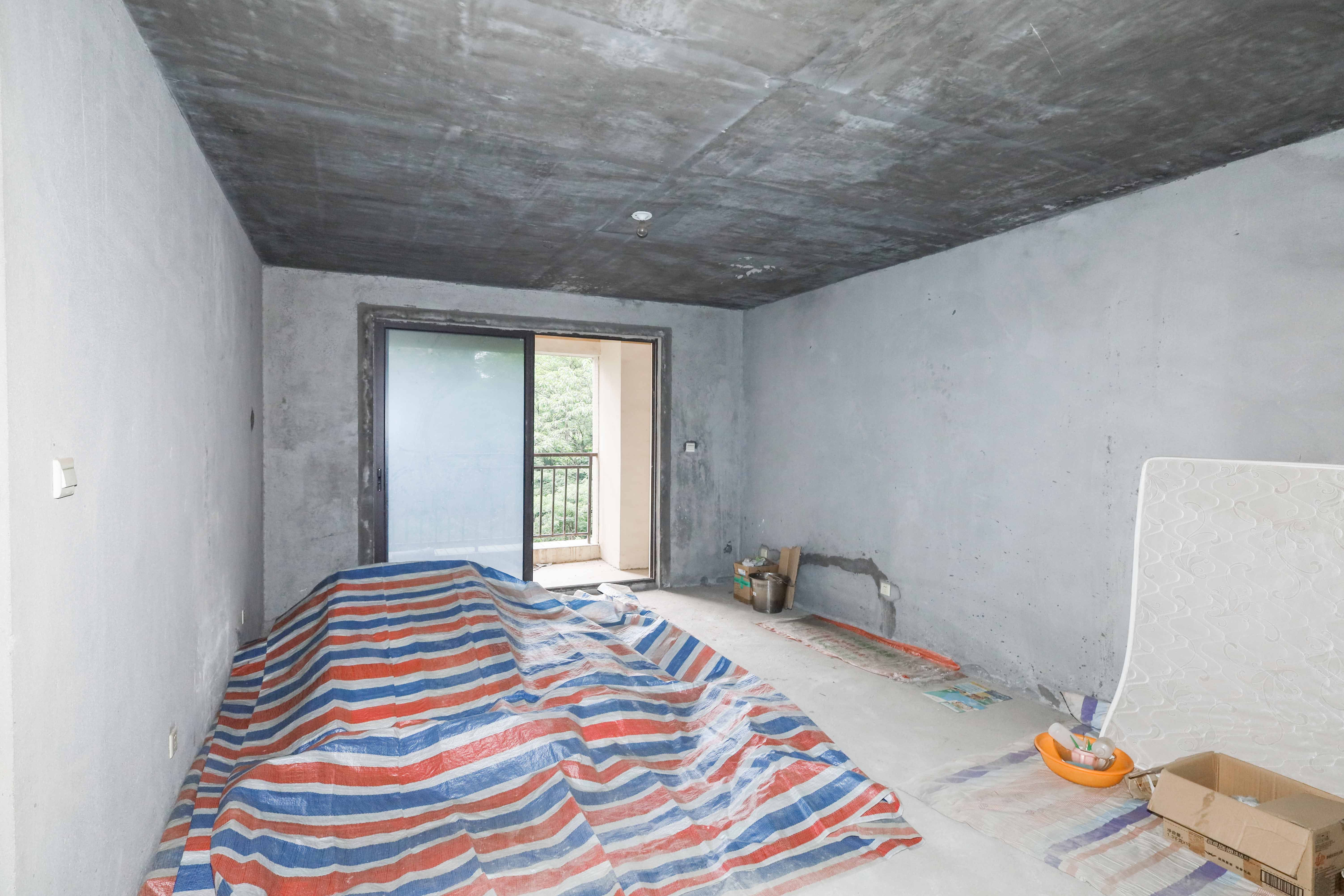 保利麓谷林语E区 4室2厅2卫 98.8万 保利麓谷林语E区 4室2厅2卫 98.8万客厅