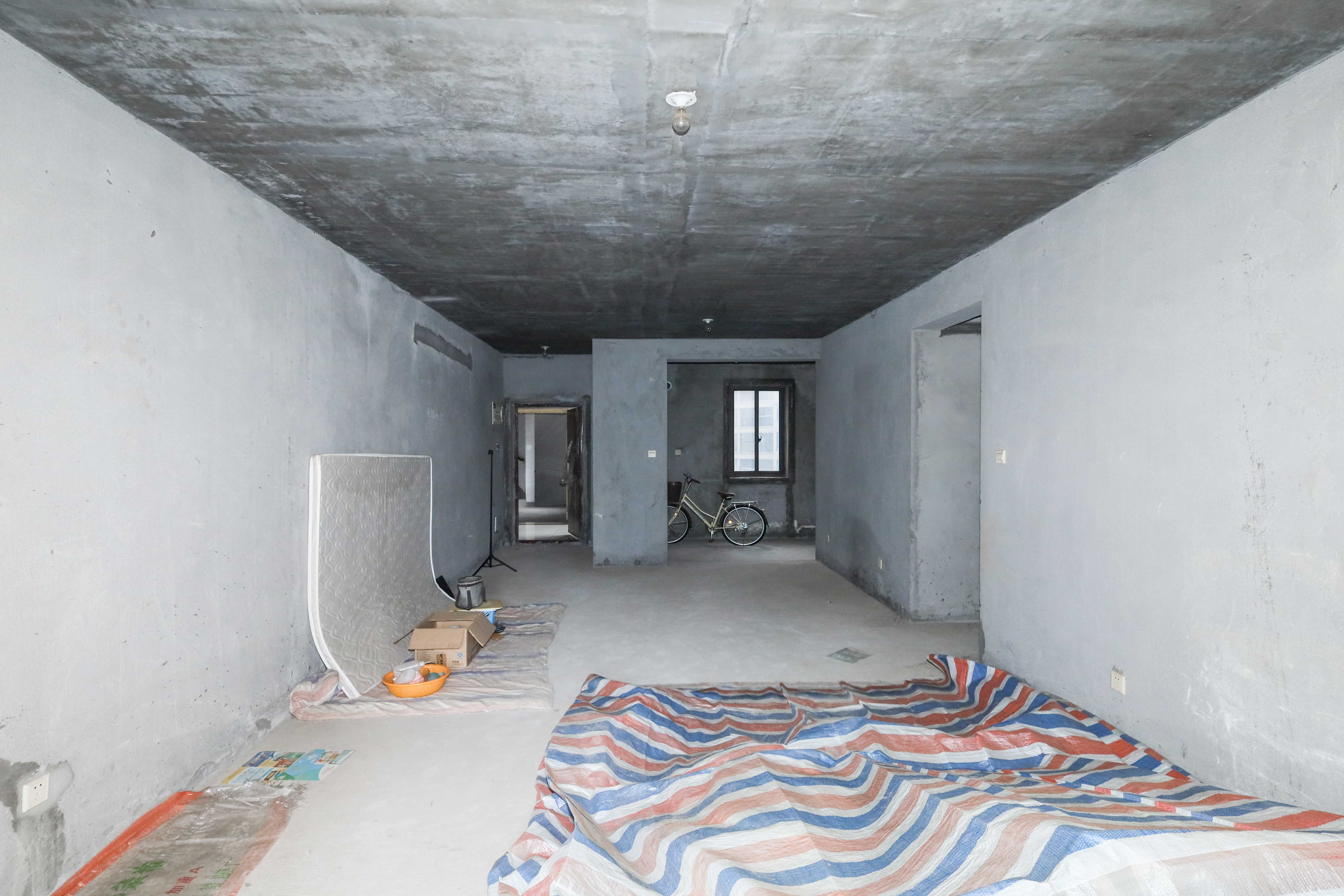 保利麓谷林语E区 4室2厅2卫 98.8万 保利麓谷林语E区 4室2厅2卫 98.8万客厅