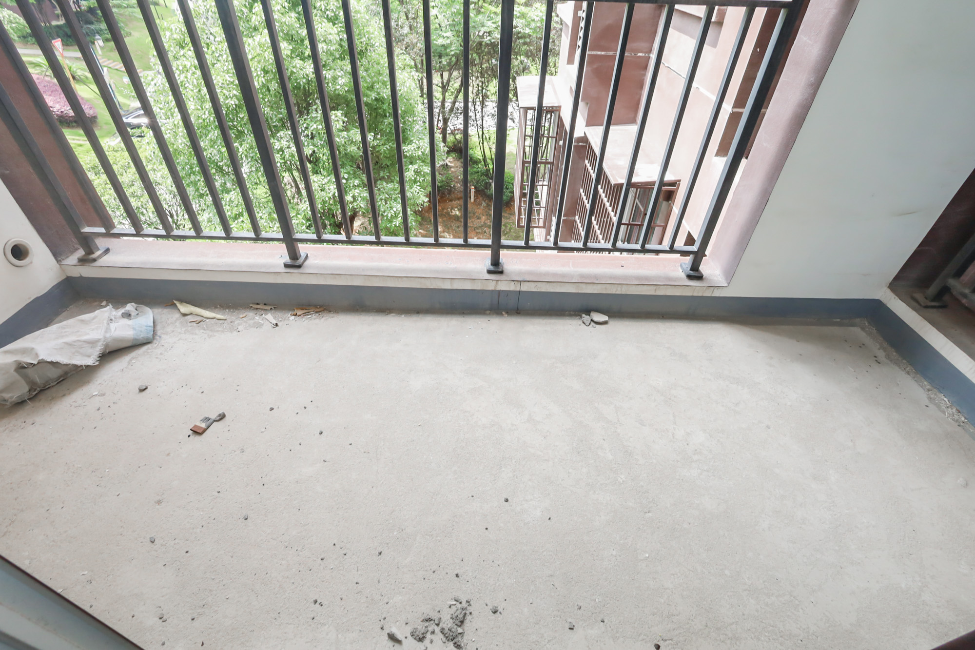 金科世界城  4室2厅2卫    95.0万 金科世界城  4室2厅2卫    95.0万阳台