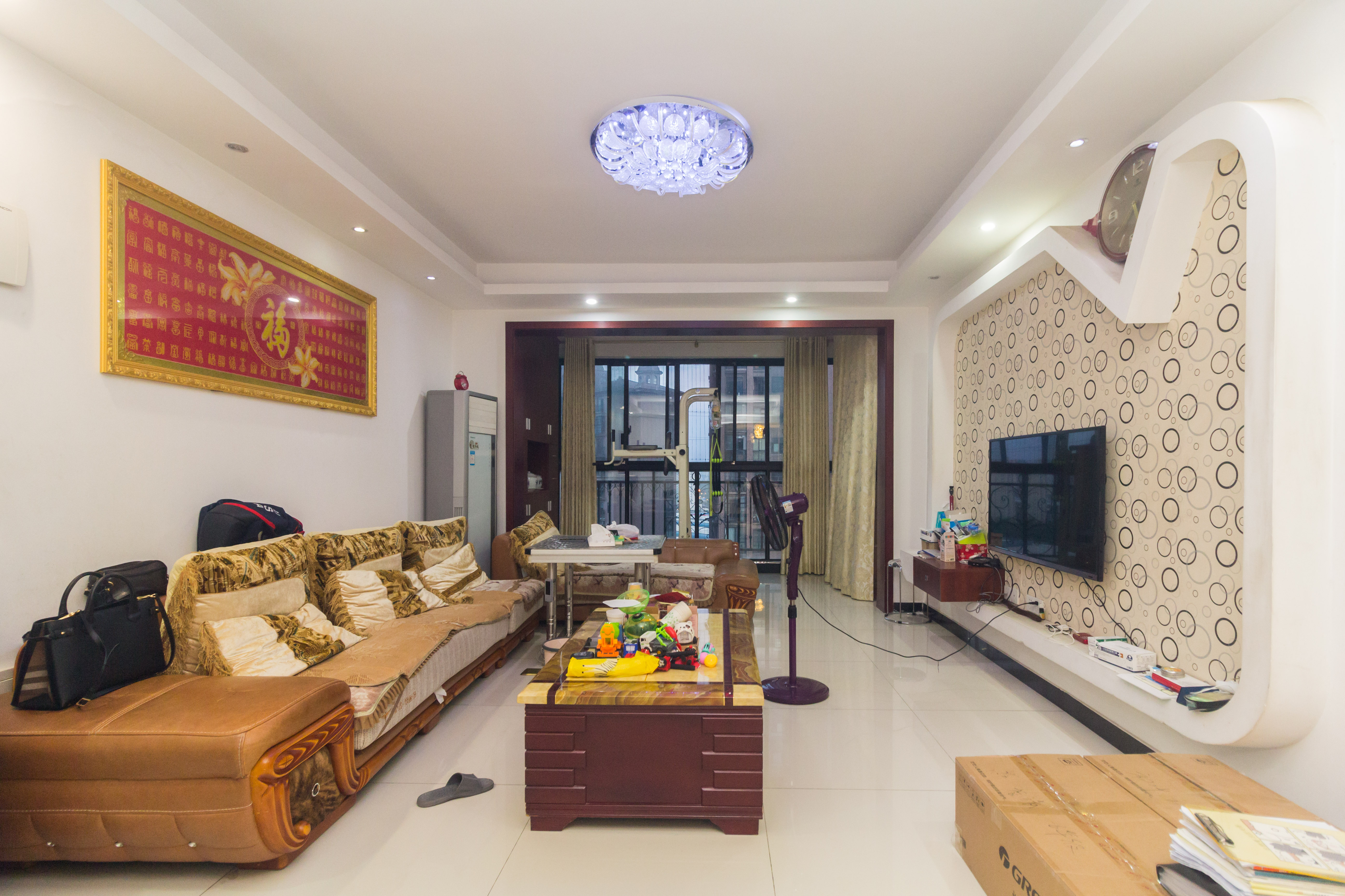 康桥长郡 4室2厅1卫 110.0万 康桥长郡 4室2厅1卫 110.0万客厅