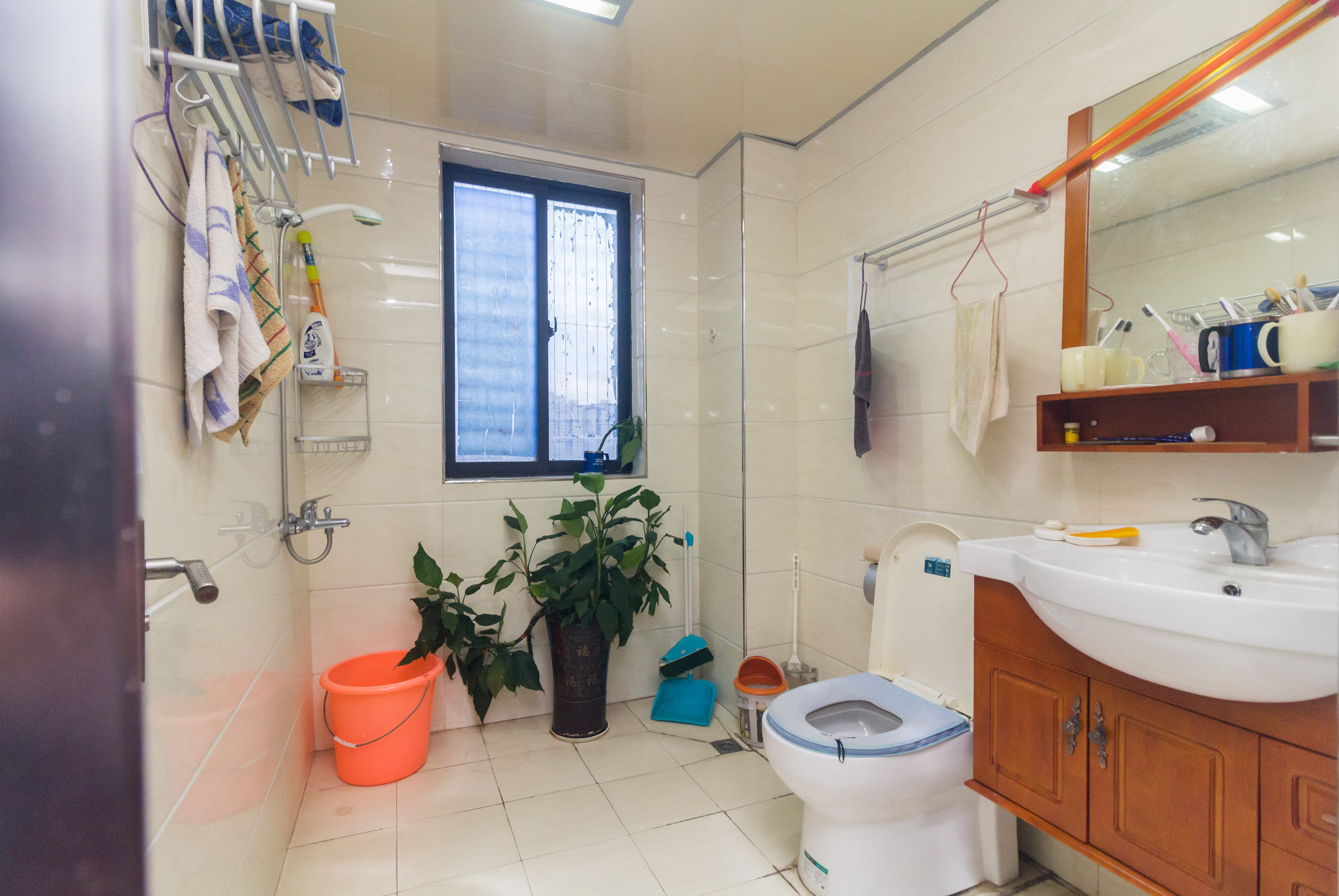 康桥长郡 4室2厅1卫 110.0万 康桥长郡 4室2厅1卫 110.0万卫生间