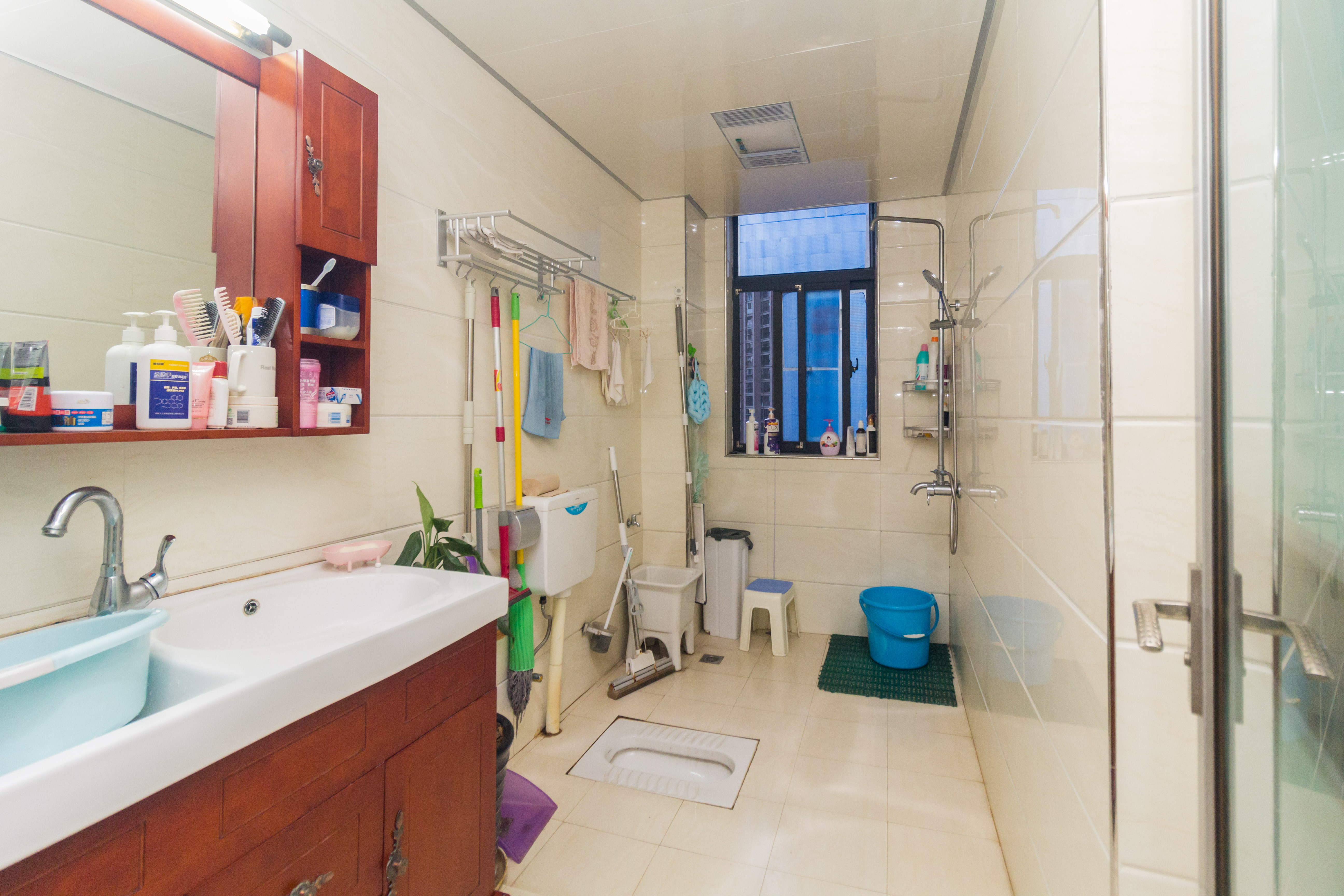 康桥长郡 4室2厅1卫 110.0万 康桥长郡 4室2厅1卫 110.0万卫生间