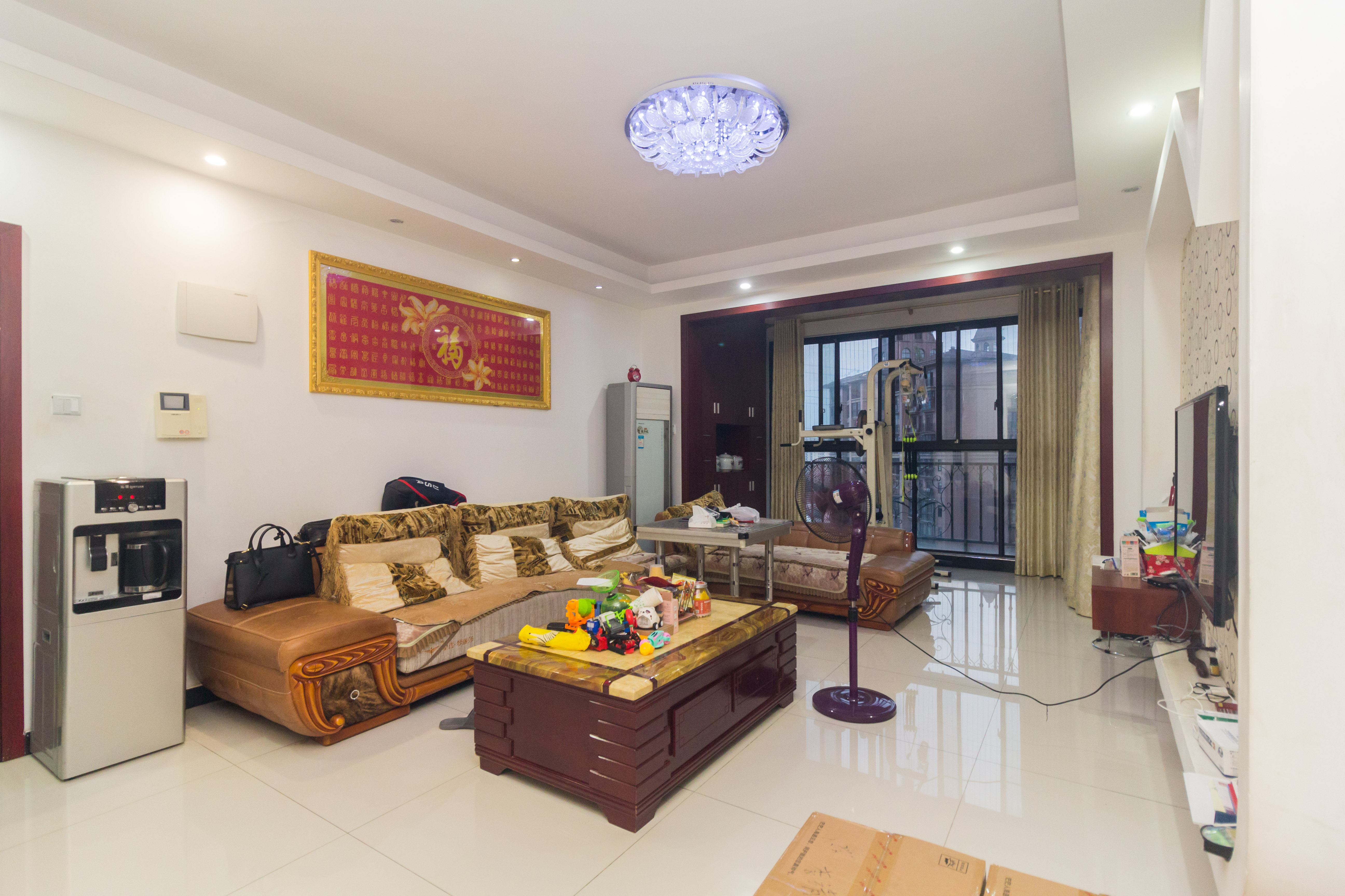 康桥长郡 4室2厅1卫 110.0万 康桥长郡 4室2厅1卫 110.0万客厅