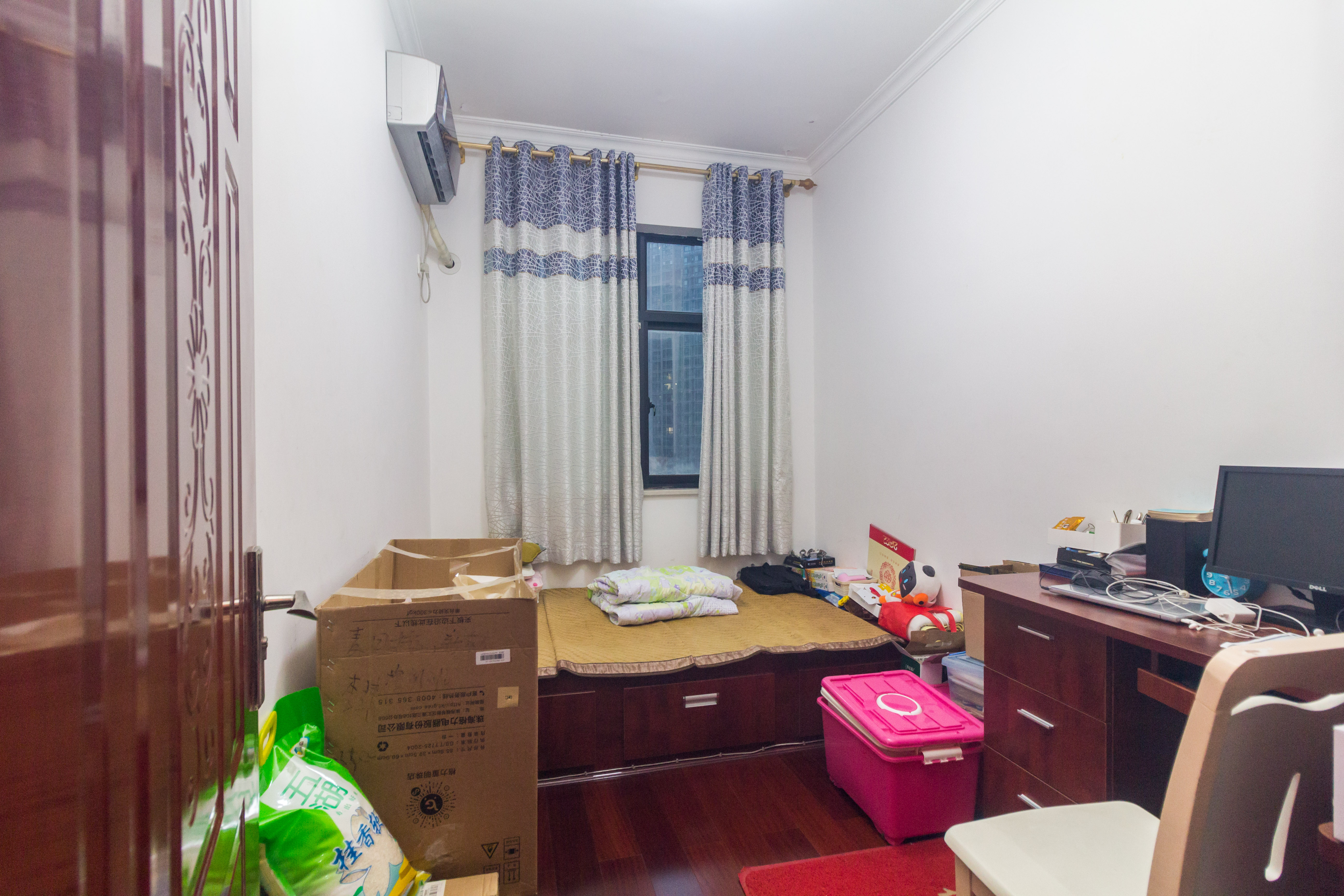 康桥长郡 4室2厅1卫 110.0万 康桥长郡 4室2厅1卫 110.0万卧室