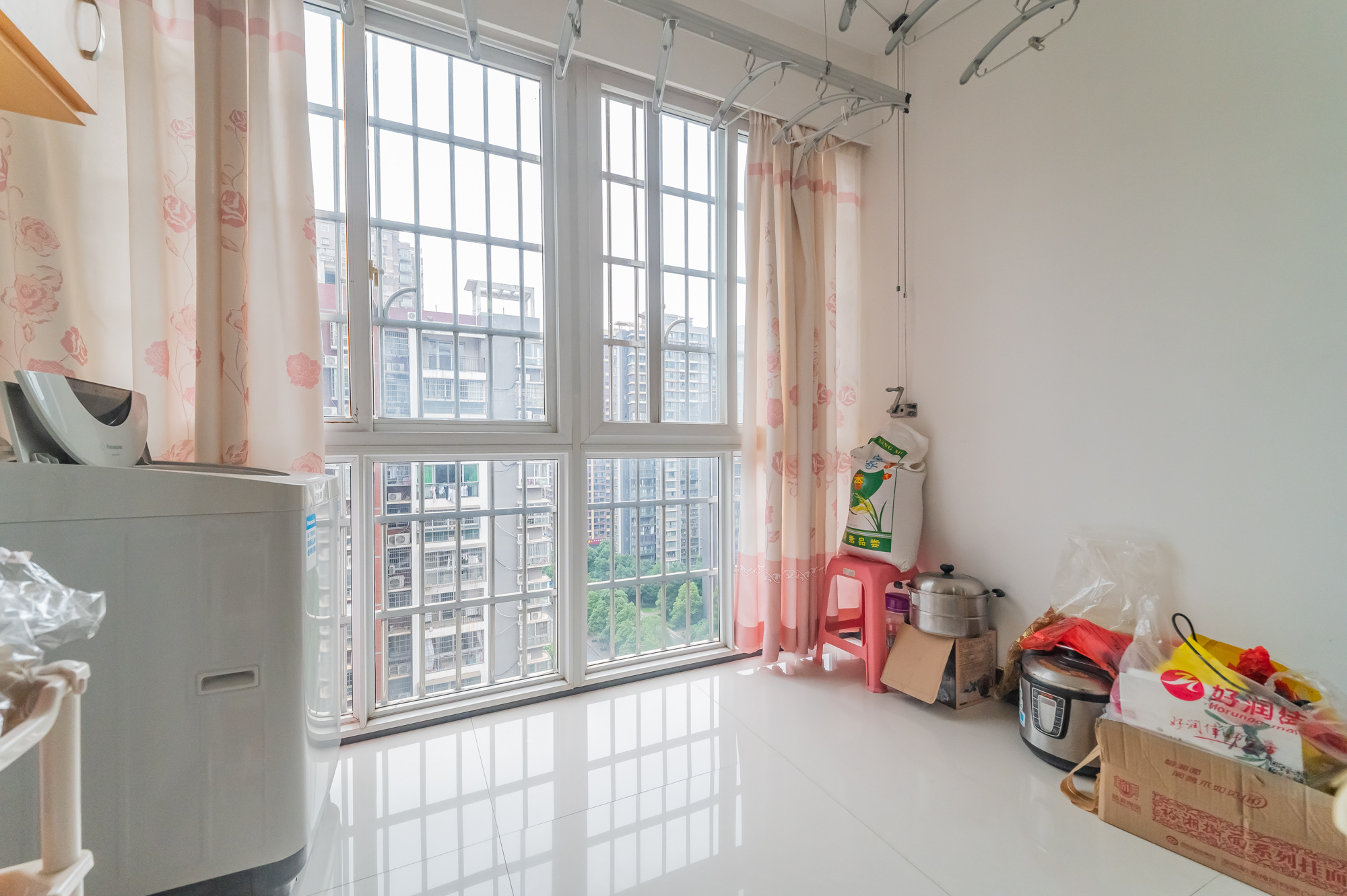 彩都公寓 3室2厅2卫 85.0万 彩都公寓 3室2厅2卫 85.0万阳台