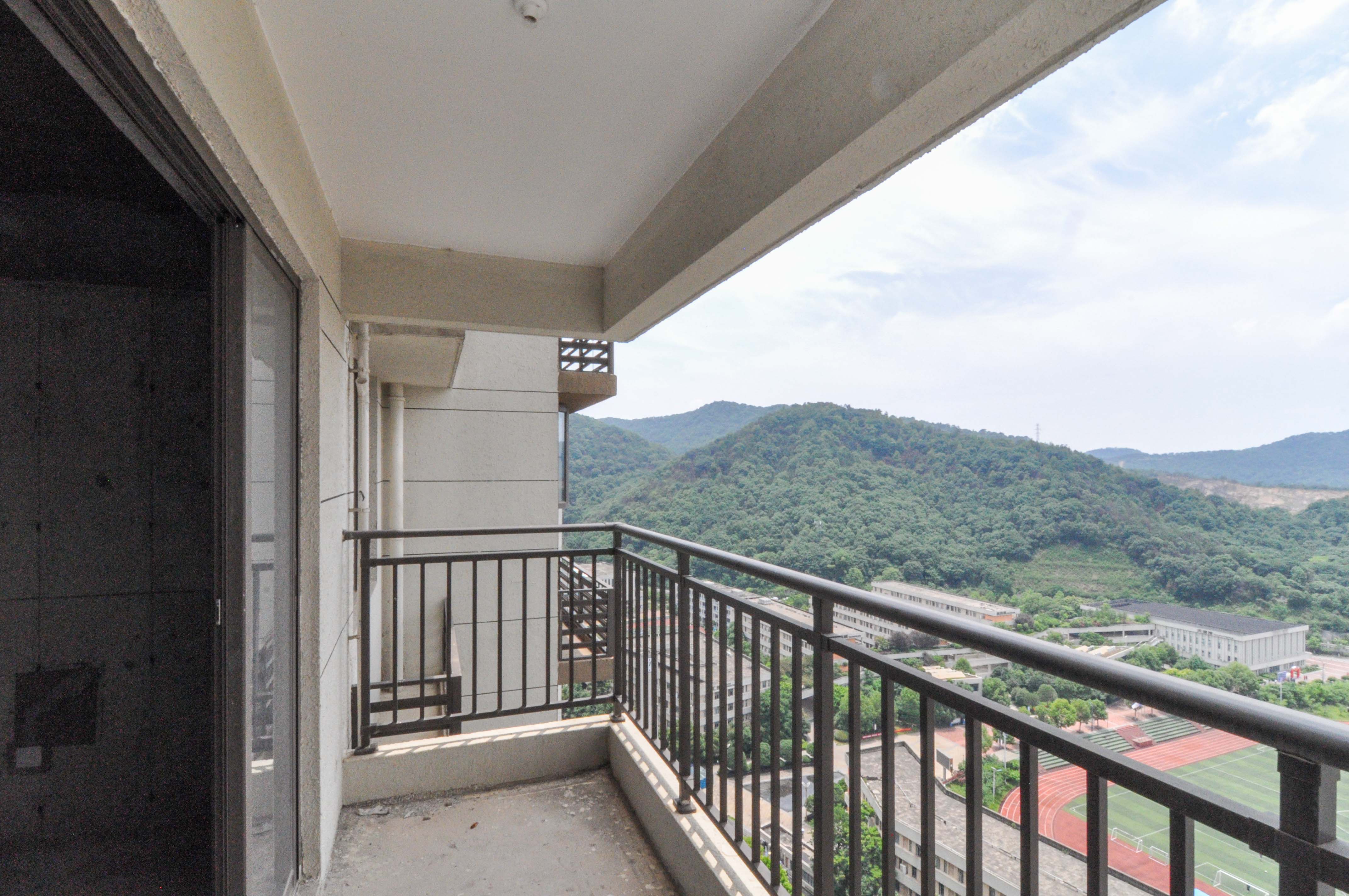 佳兆业云顶梅溪湖（佳兆业梅溪荟）  4室2厅2卫    240.0万其他