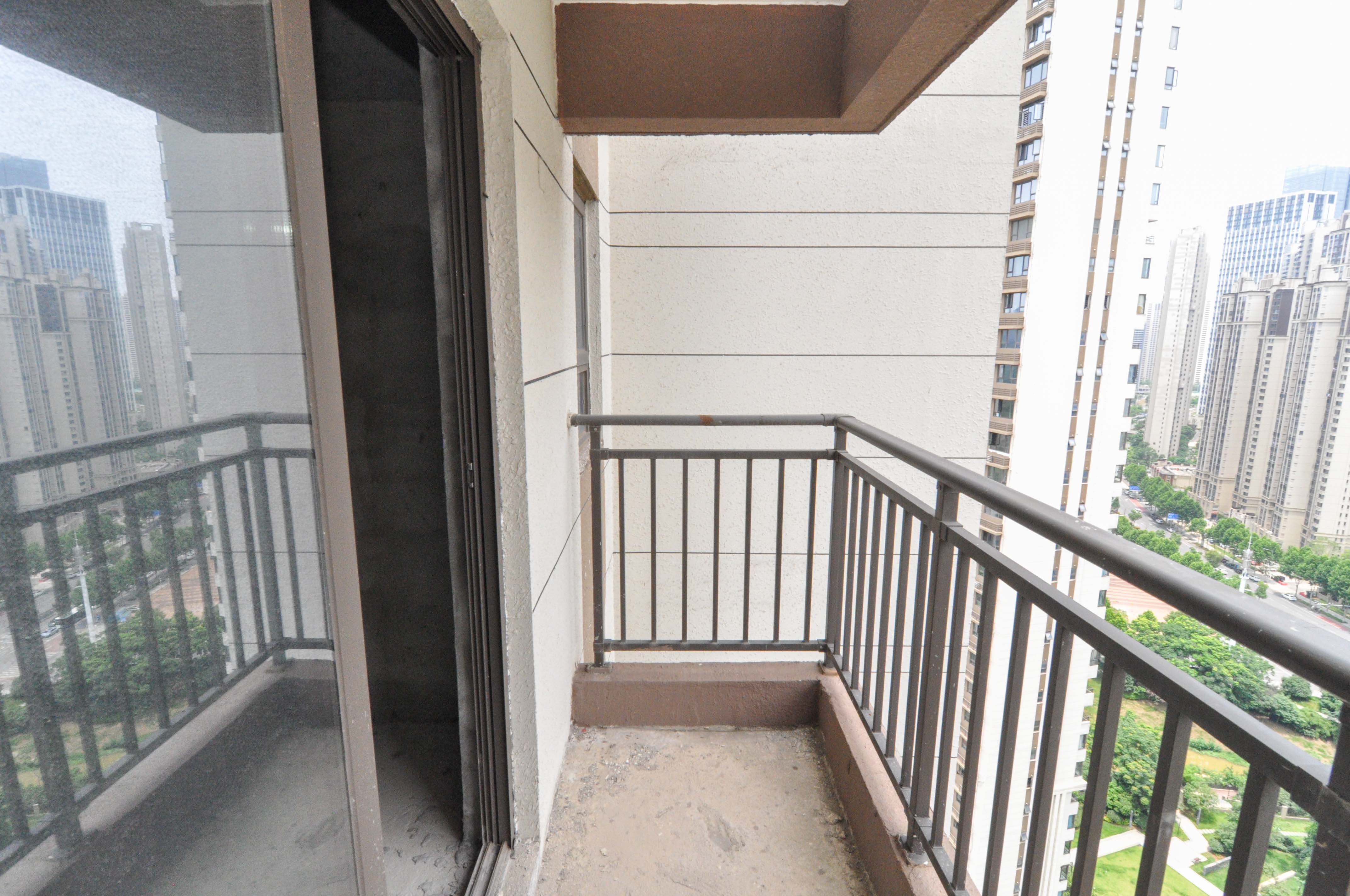 佳兆业云顶梅溪湖（佳兆业梅溪荟）  4室2厅2卫    240.0万其他