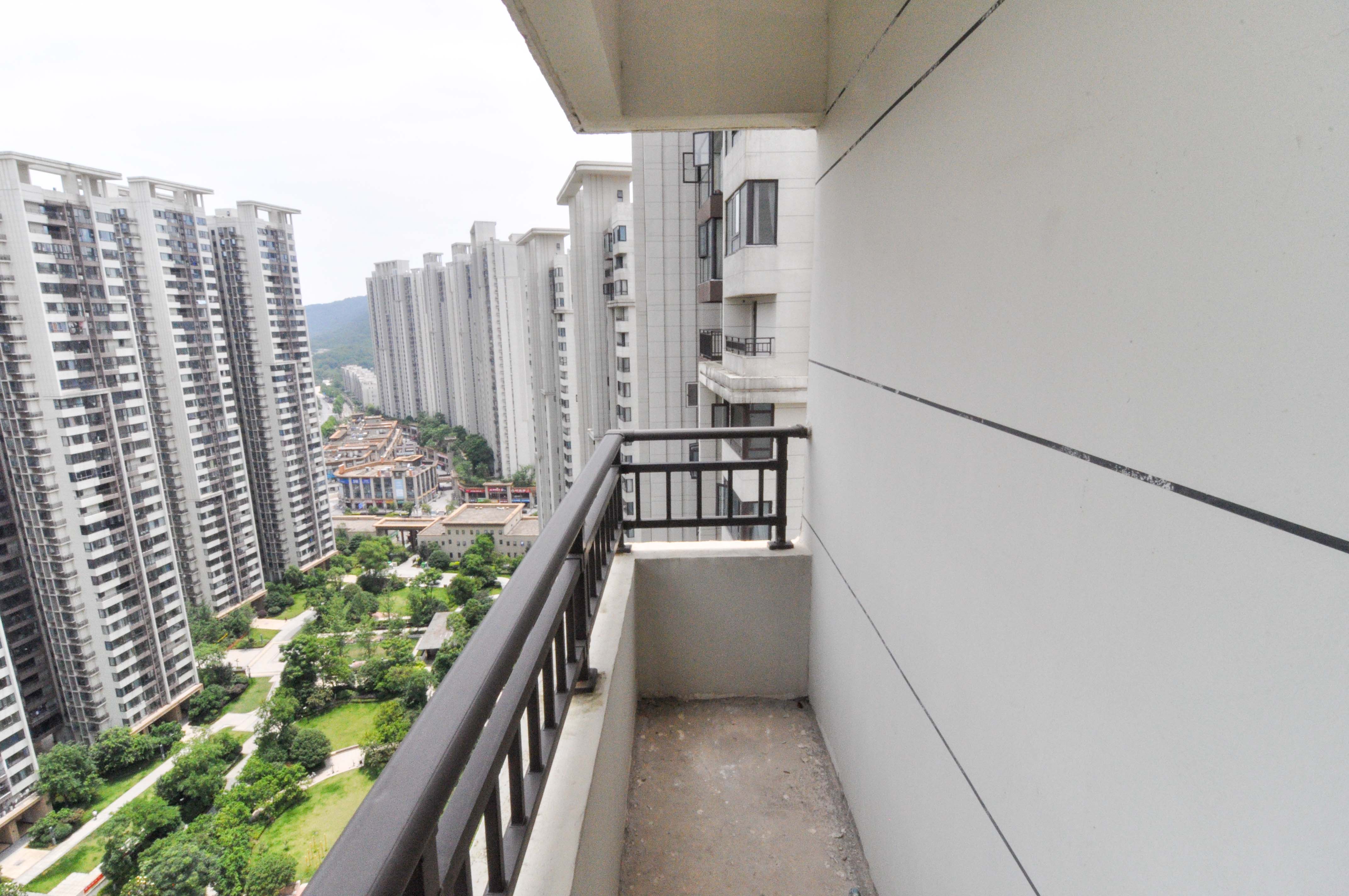 佳兆业云顶梅溪湖（佳兆业梅溪荟）  4室2厅2卫    240.0万其他