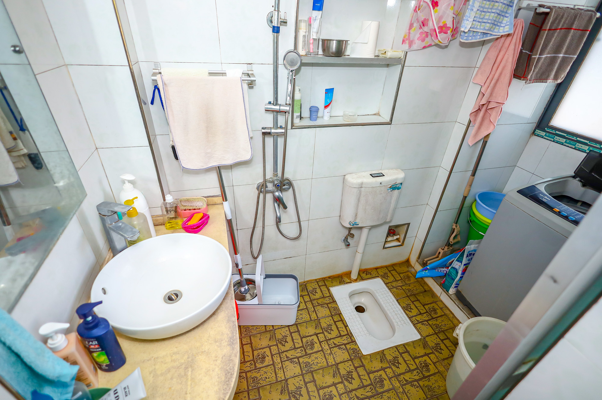 向东南社区  2室1厅1卫   44.80万卫生间