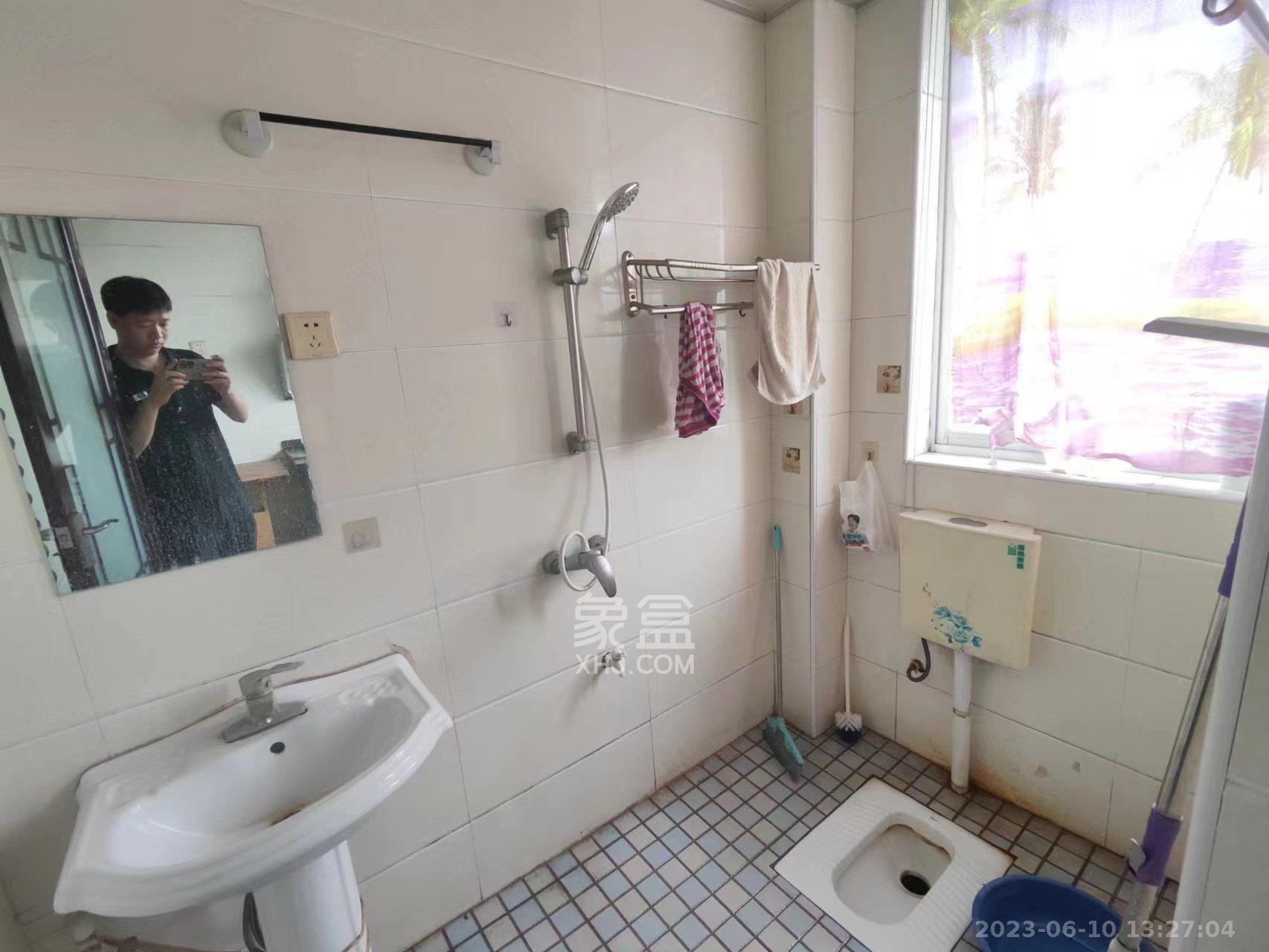 教师花园  2室2厅1卫   900.00元/月室内图