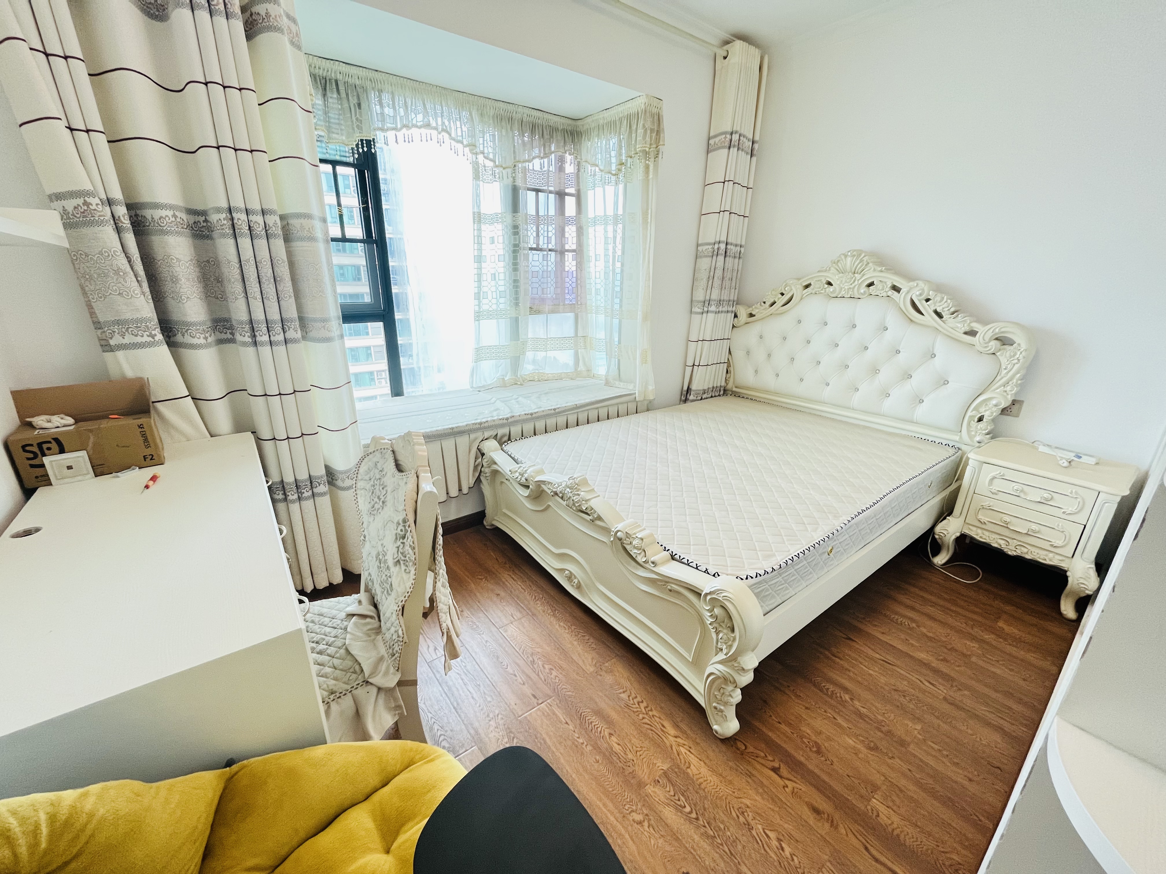 莱茵城 4室2厅2卫 89.0万 莱茵城 4室2厅2卫 89.0万客厅